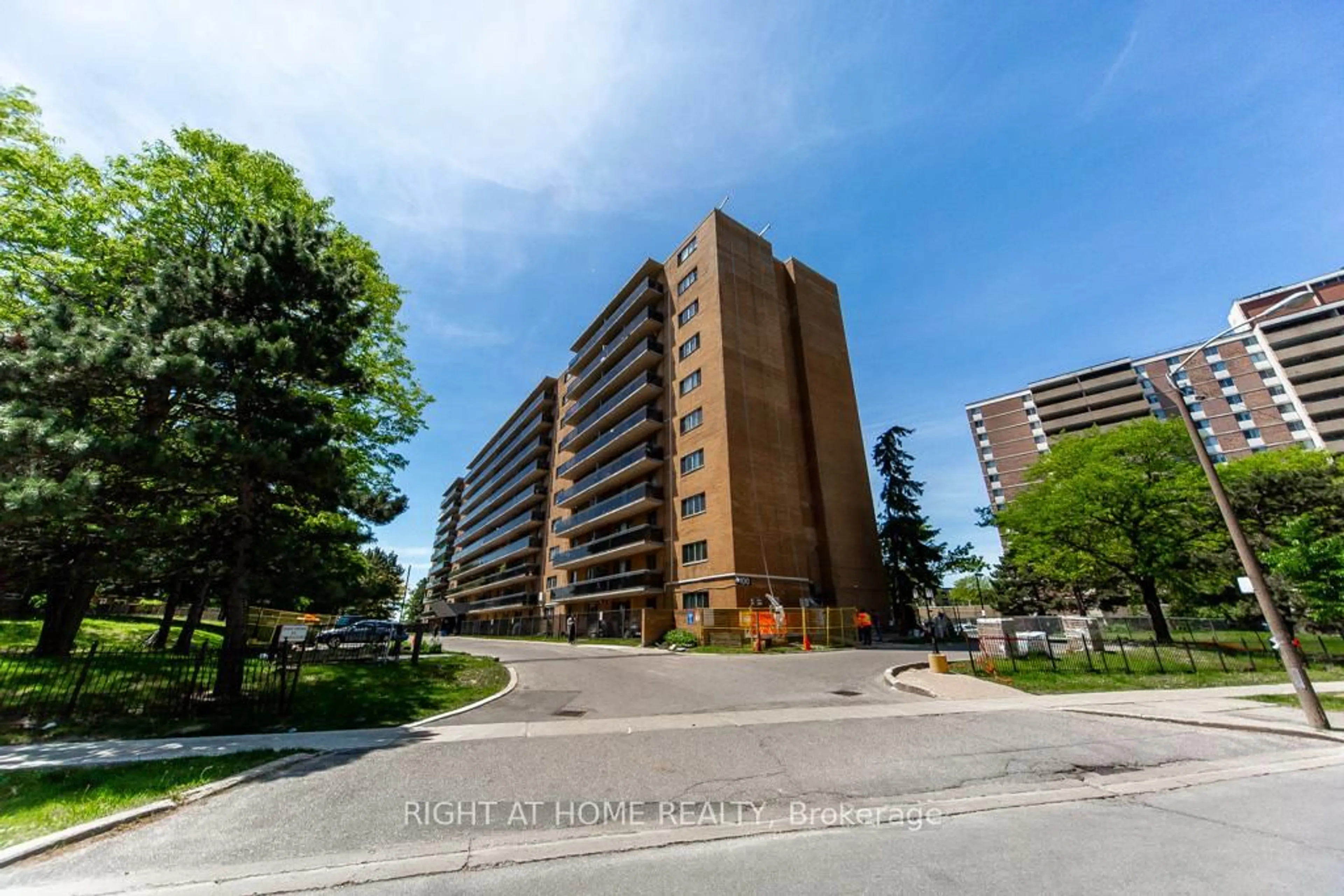 A pic from outside/outdoor area/front of a property/back of a property/a pic from drone, street for 100 Dundalk Dr #315, Toronto Ontario M1P 4V2