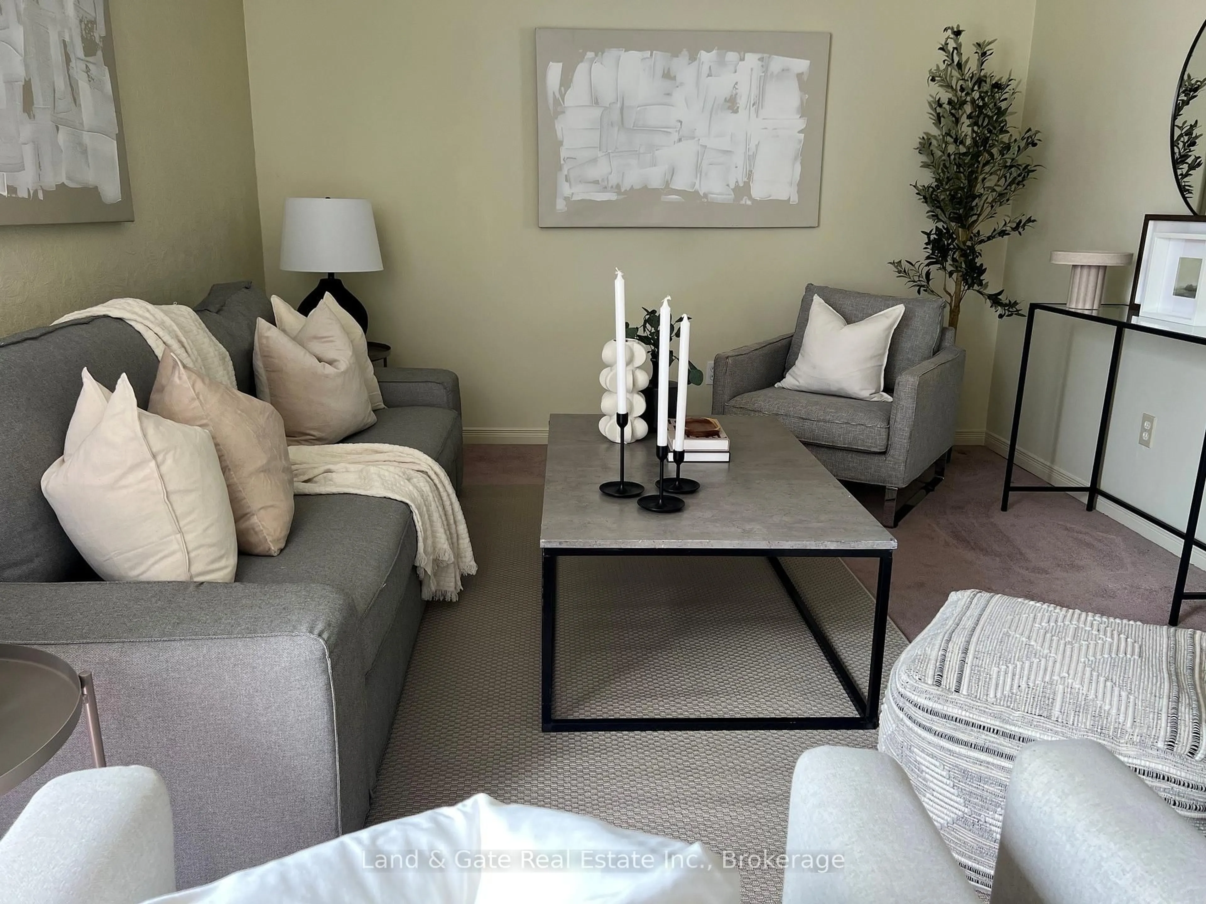 Living room with furniture, unknown for 1286 Pinehurst Ave, Oshawa Ontario L1H 8G5