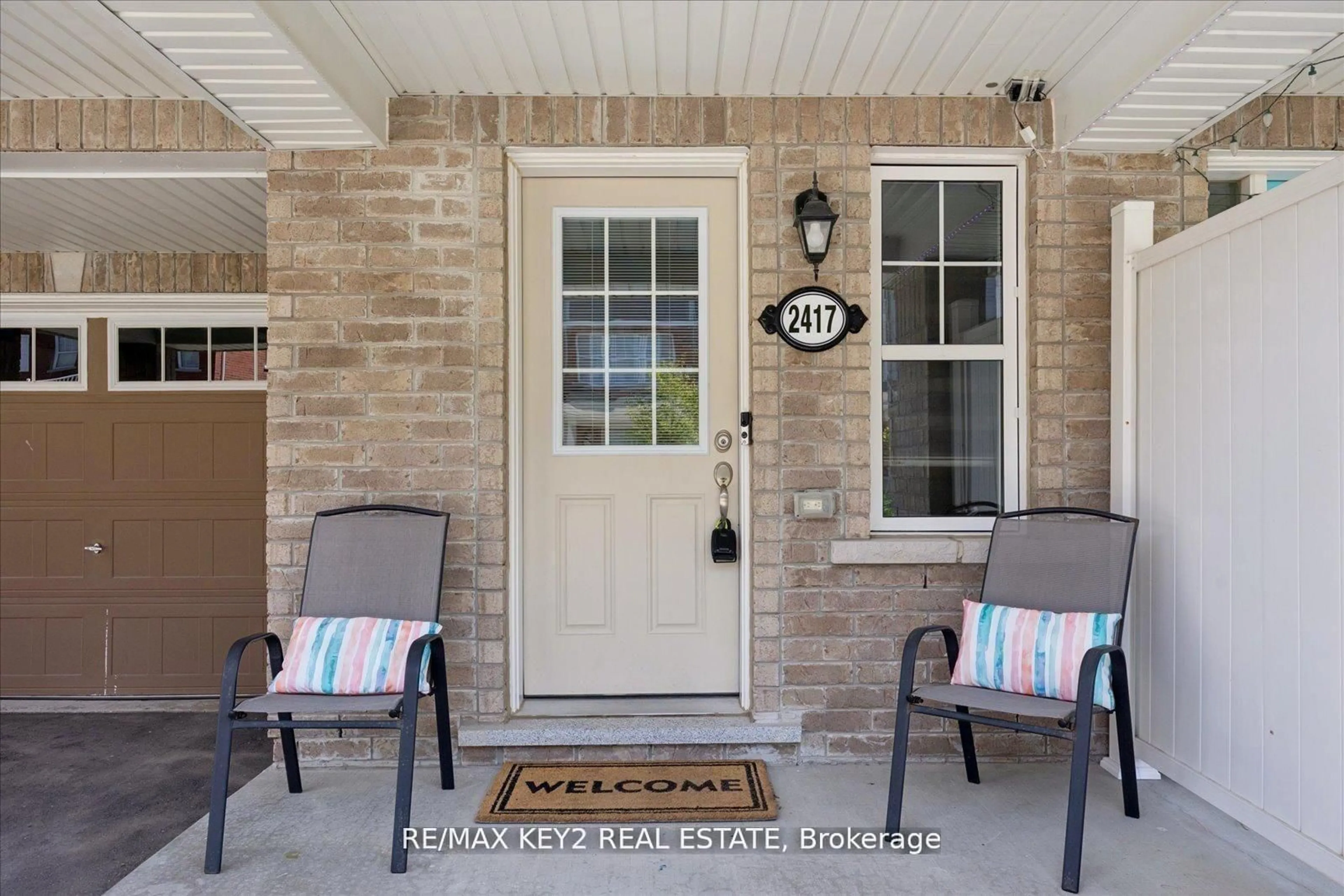 Indoor entryway for 2417 Fall Harvest Cres, Pickering Ontario L1X 0G1