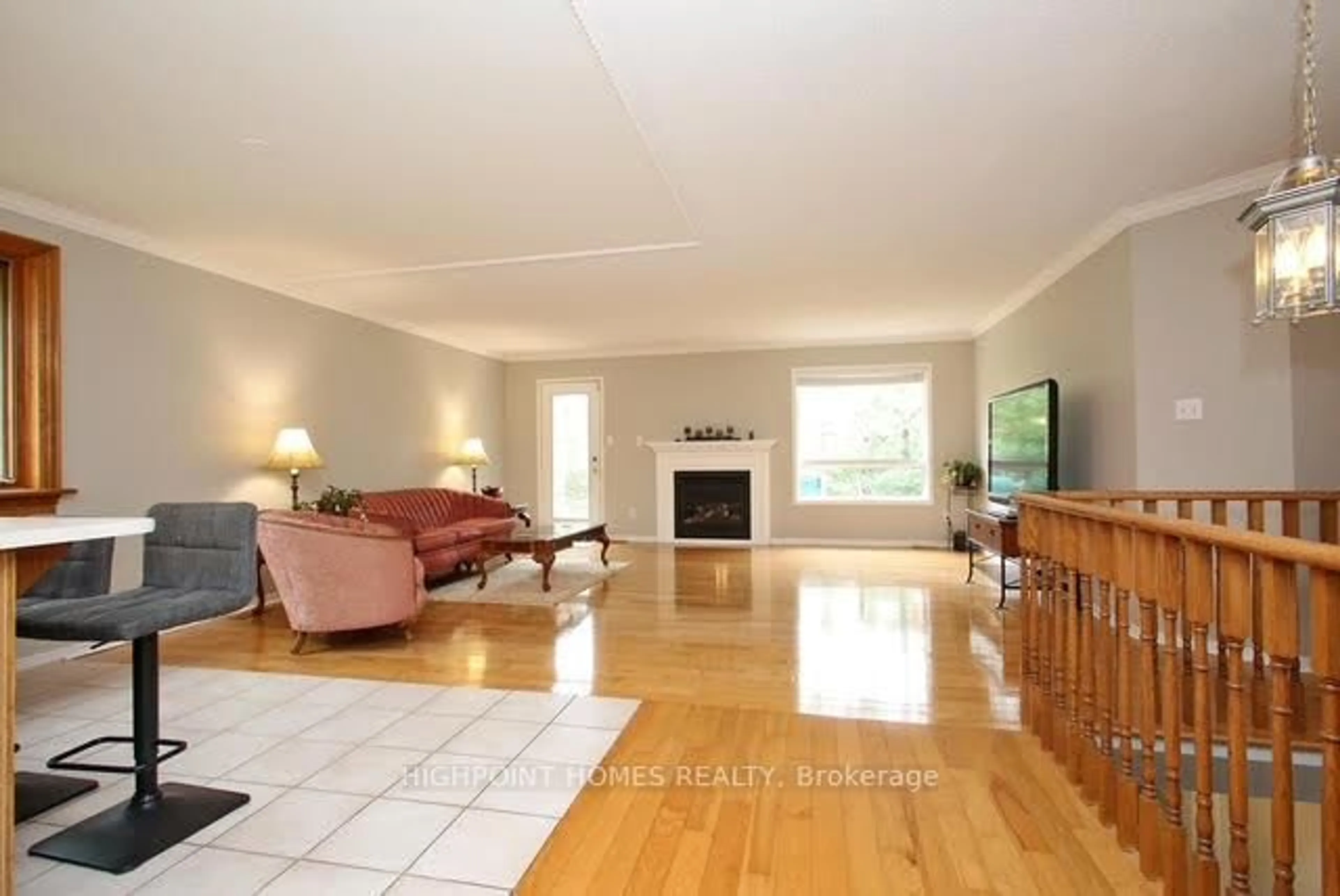 Living room with furniture, unknown for 60 Greenway Blvd, Scugog Ontario L9L 1S9