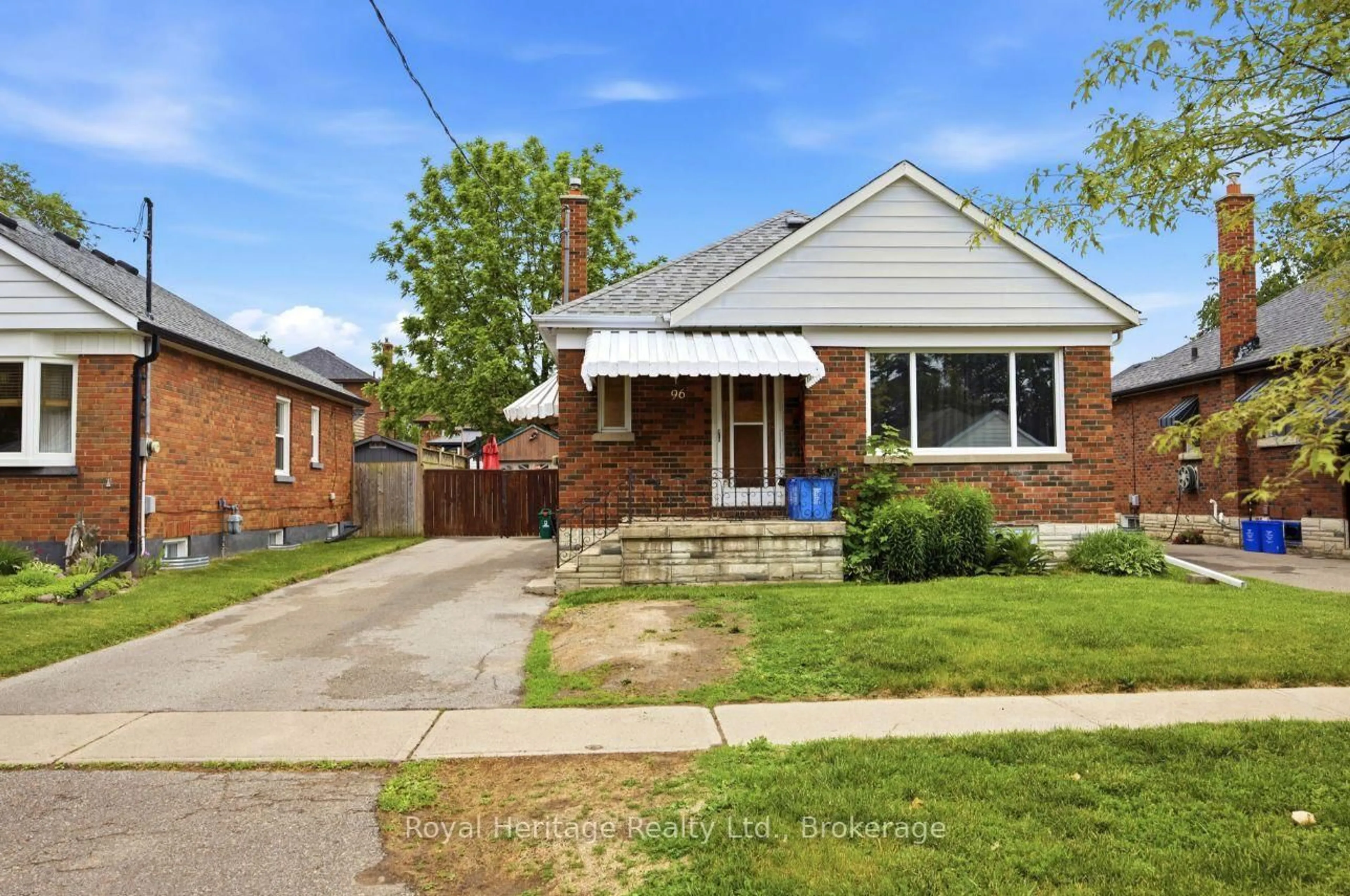 Home with brick exterior material, street for 96 Oakes Ave, Oshawa Ontario L1G 6C6