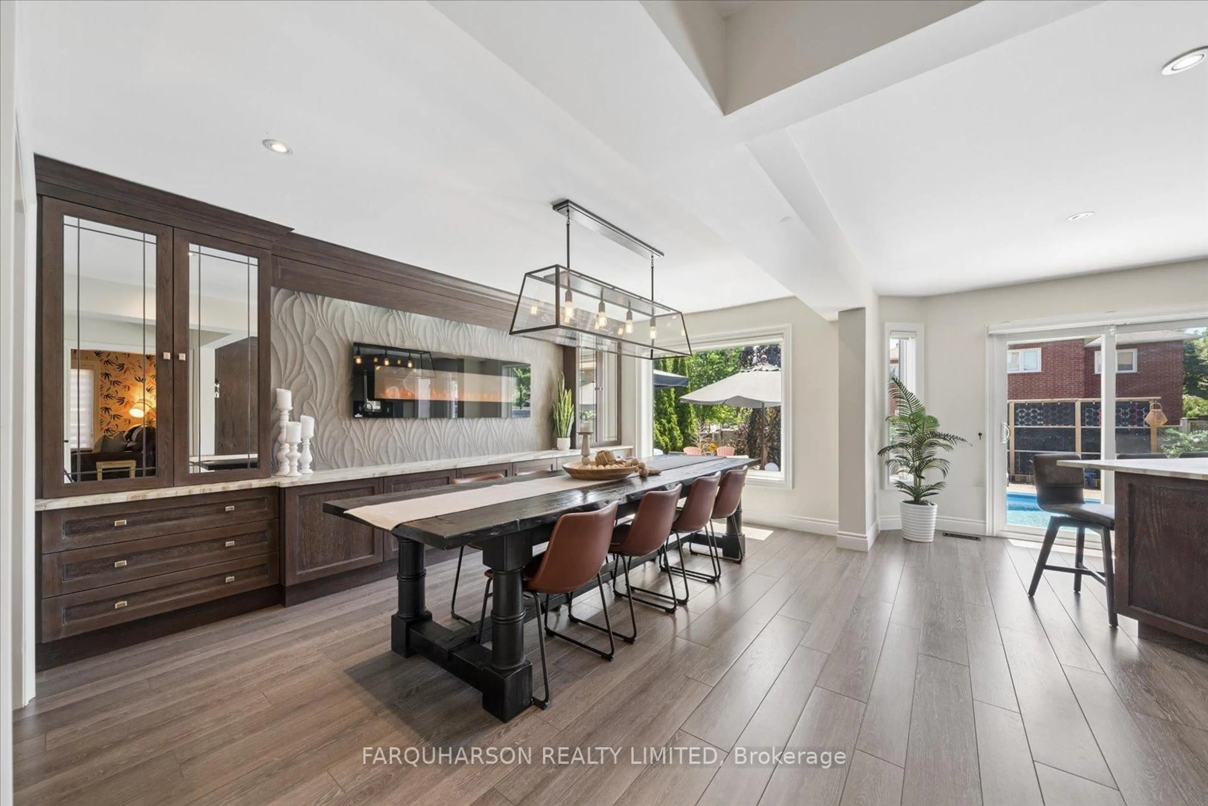 Open concept kitchen, unknown for 1 Clune Pl, Whitby Ontario L1R 2B1