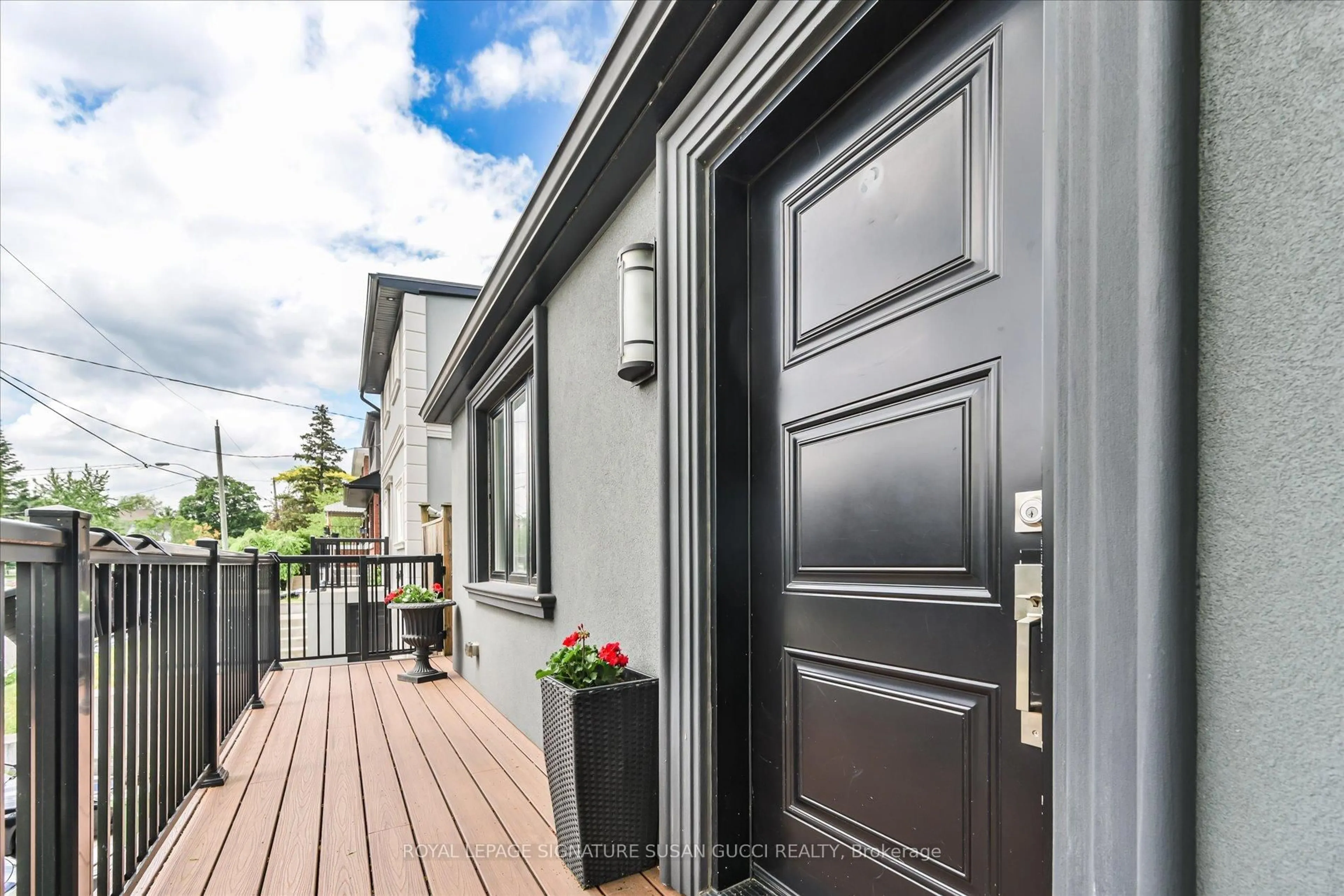 Home with vinyl exterior material, street for 27 Bexhill Ave, Toronto Ontario M1L 3B5