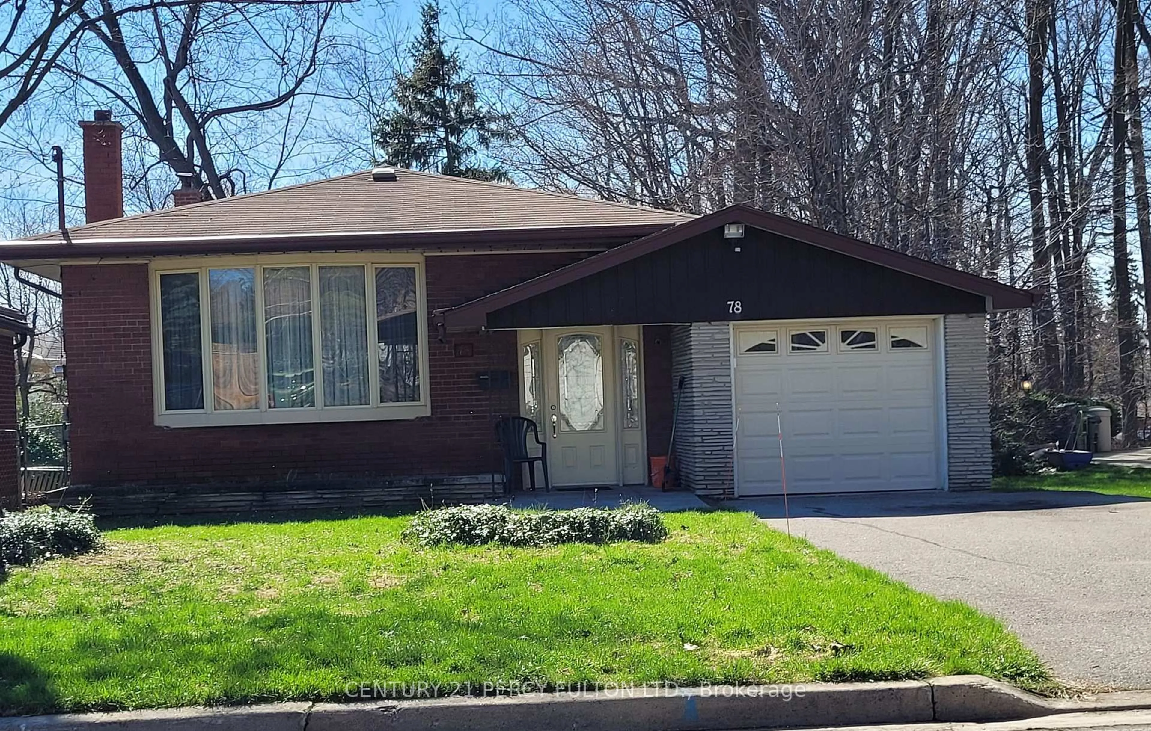 Home with vinyl exterior material, street for 78 Allister Ave, Toronto Ontario M1M 3L5