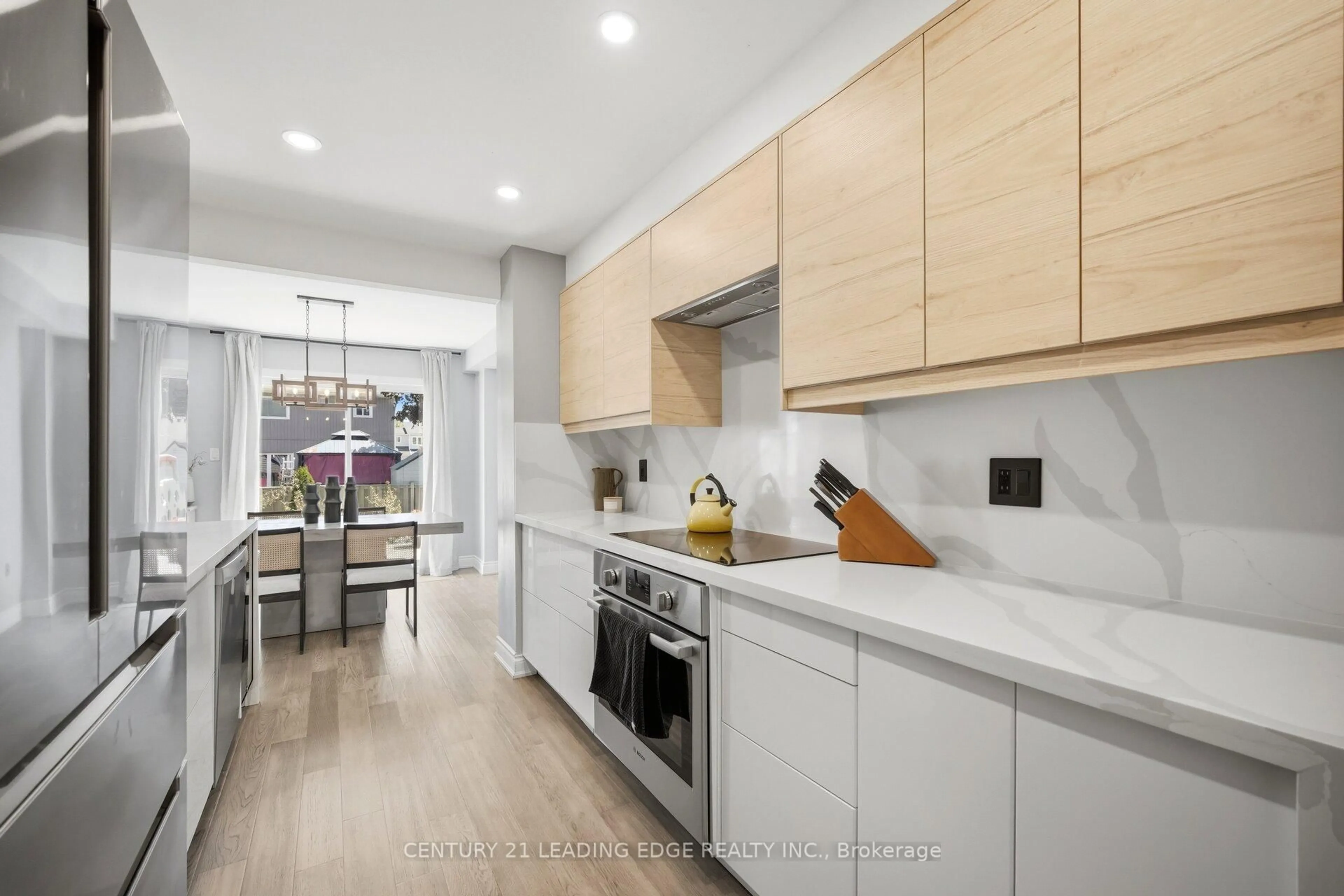 Open concept kitchen, unknown for 1931 Malden Cres, Pickering Ontario L1V 3G6