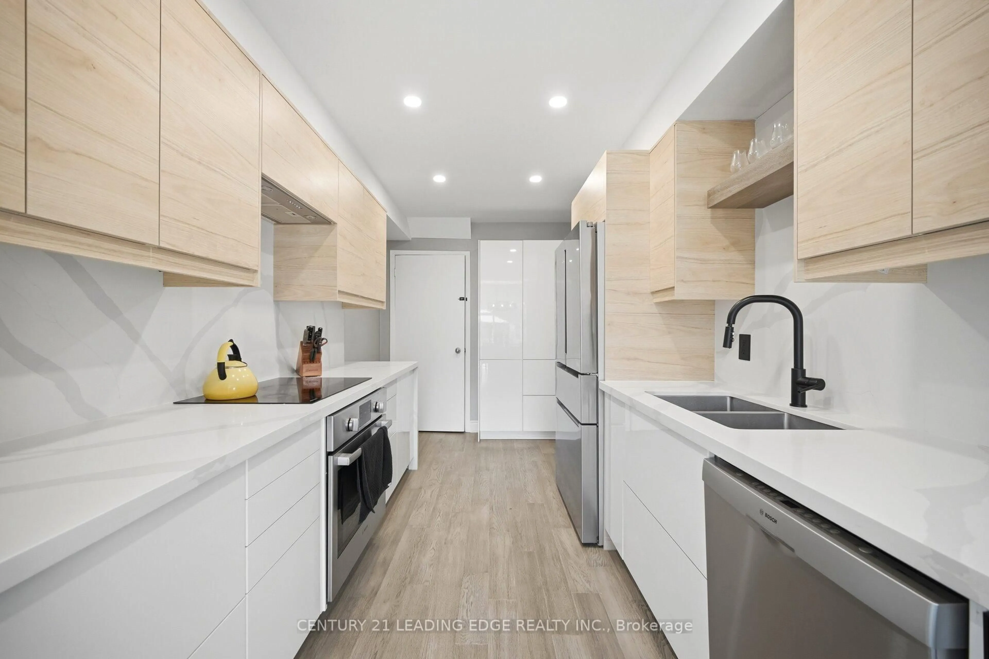 Contemporary kitchen, ceramic/tile floor for 1931 Malden Cres, Pickering Ontario L1V 3G6