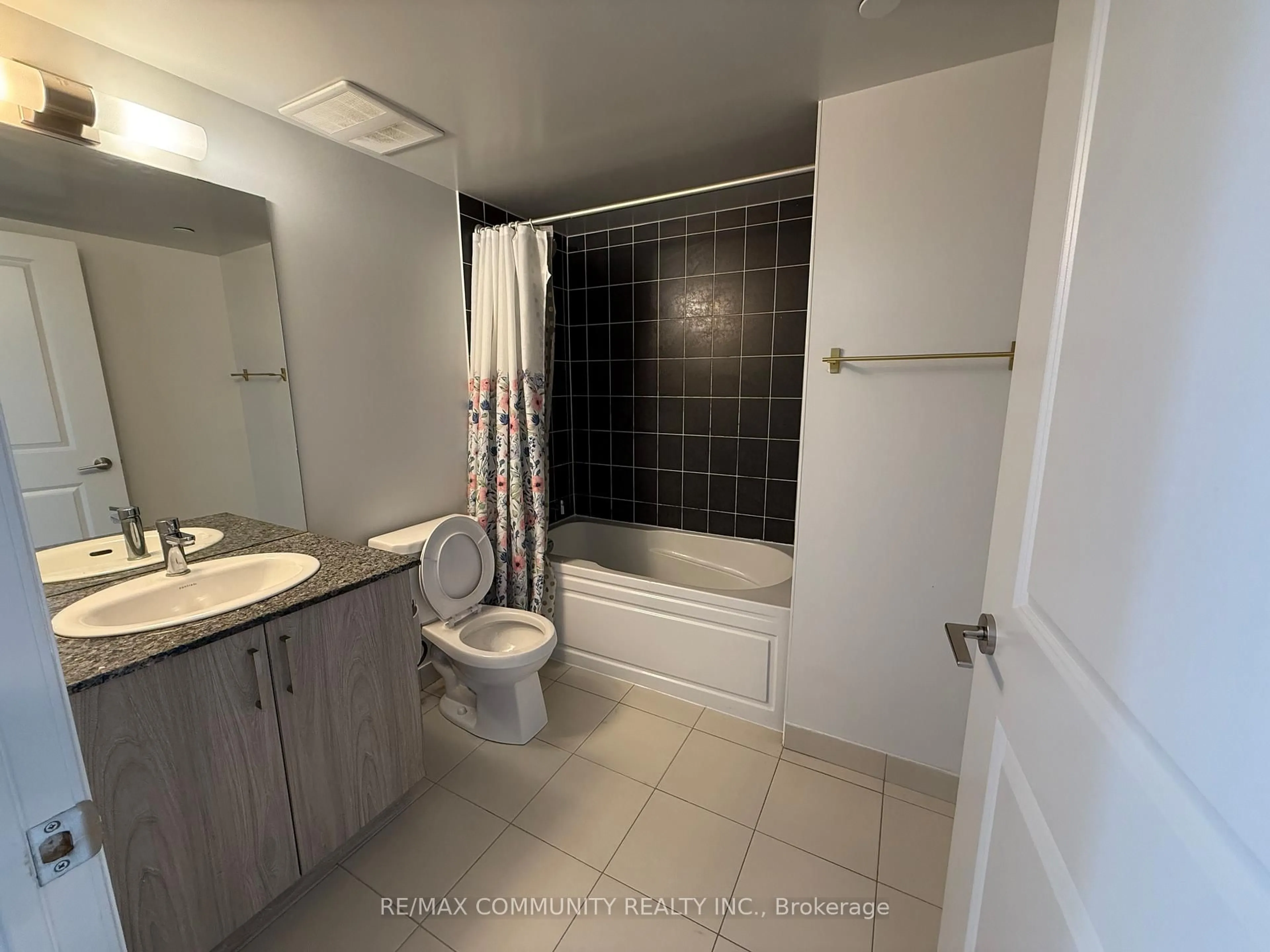 Standard bathroom, unknown for 20 Meadowglen Pl #1408, Toronto Ontario M1G 0A9