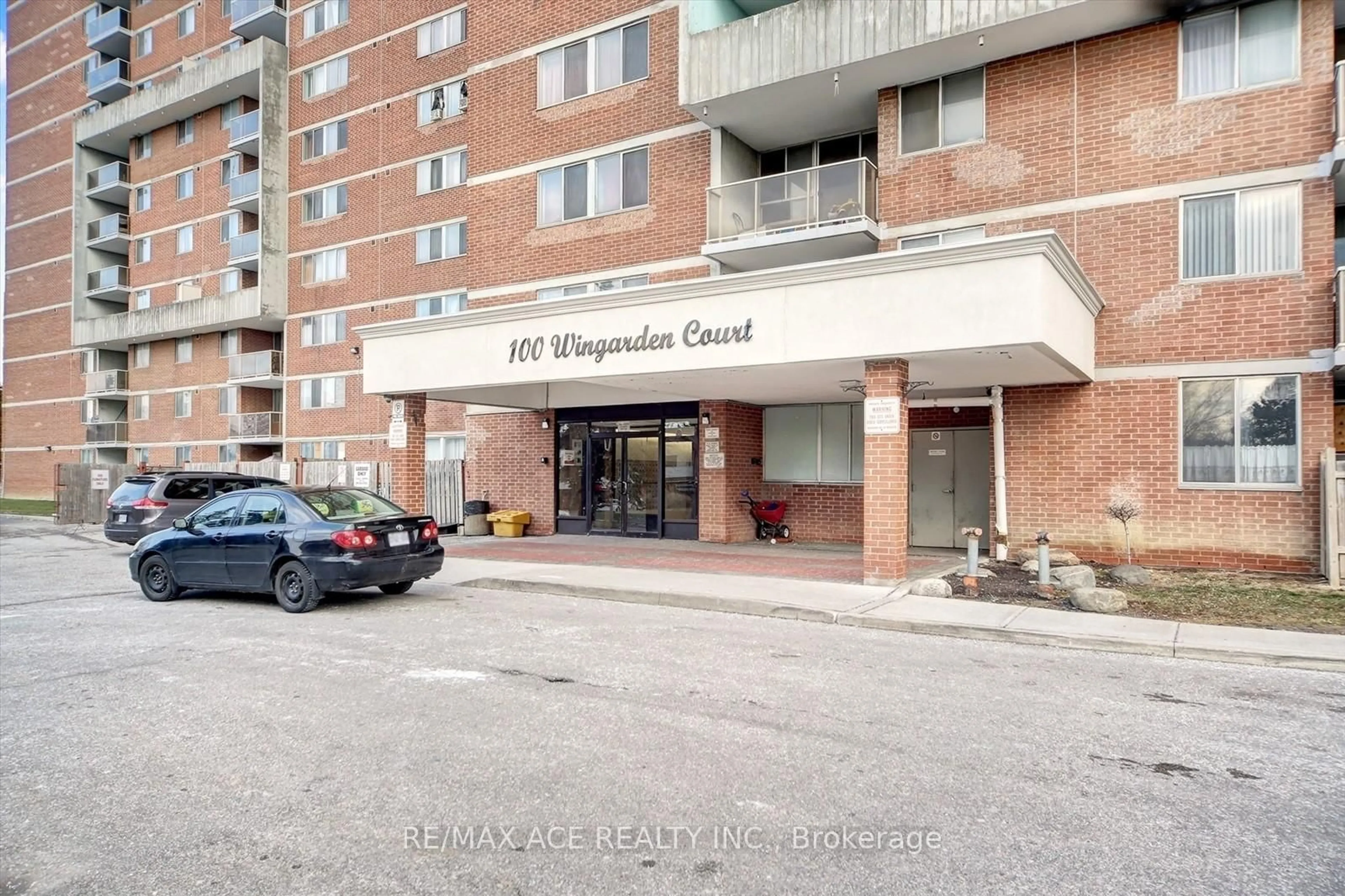 Indoor foyer for 100 Wingarden Crt #1414, Toronto Ontario M1B 2P4
