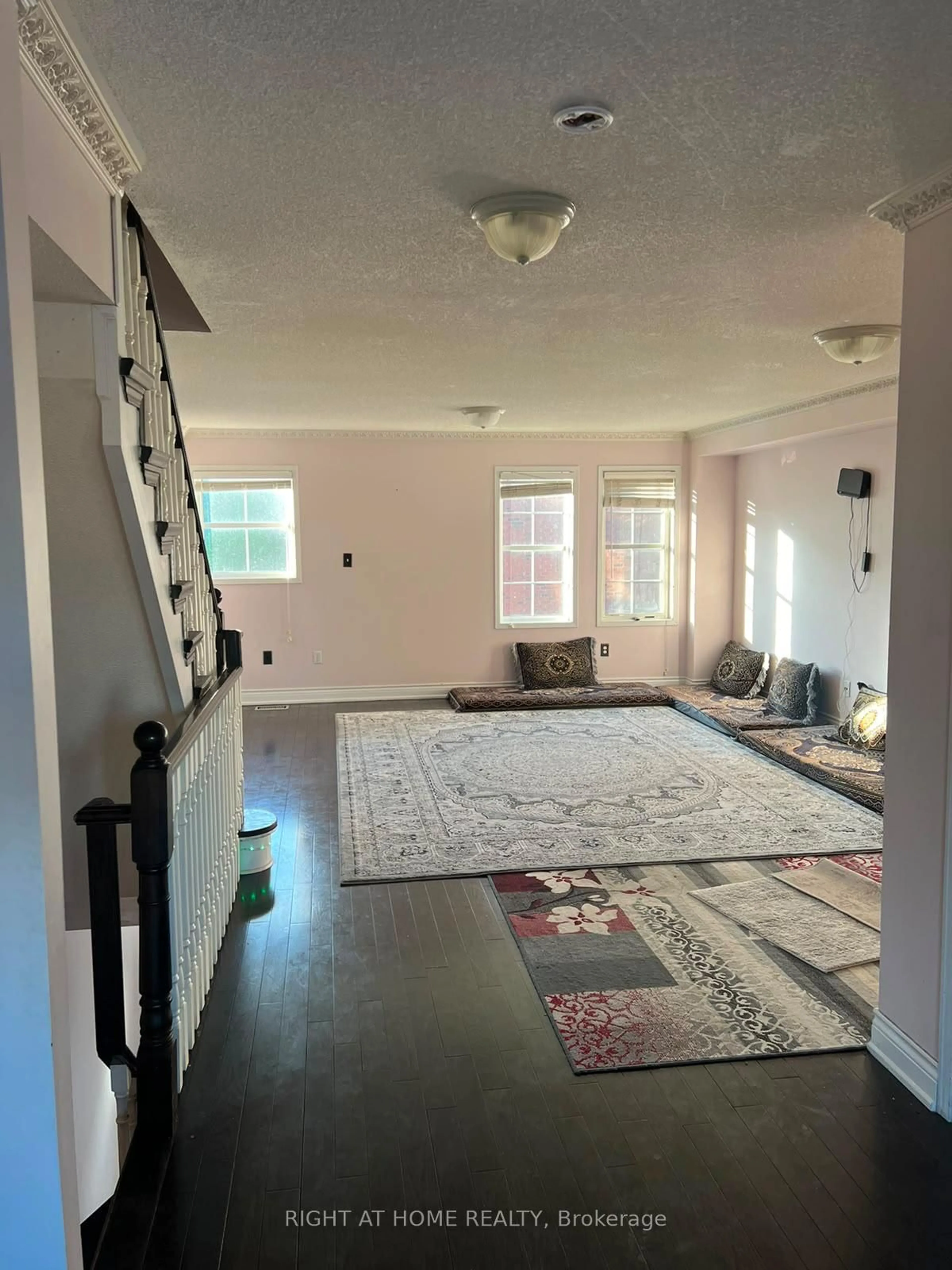 A pic of a room for 37 Archibald Mews, Toronto Ontario M1P 0A5