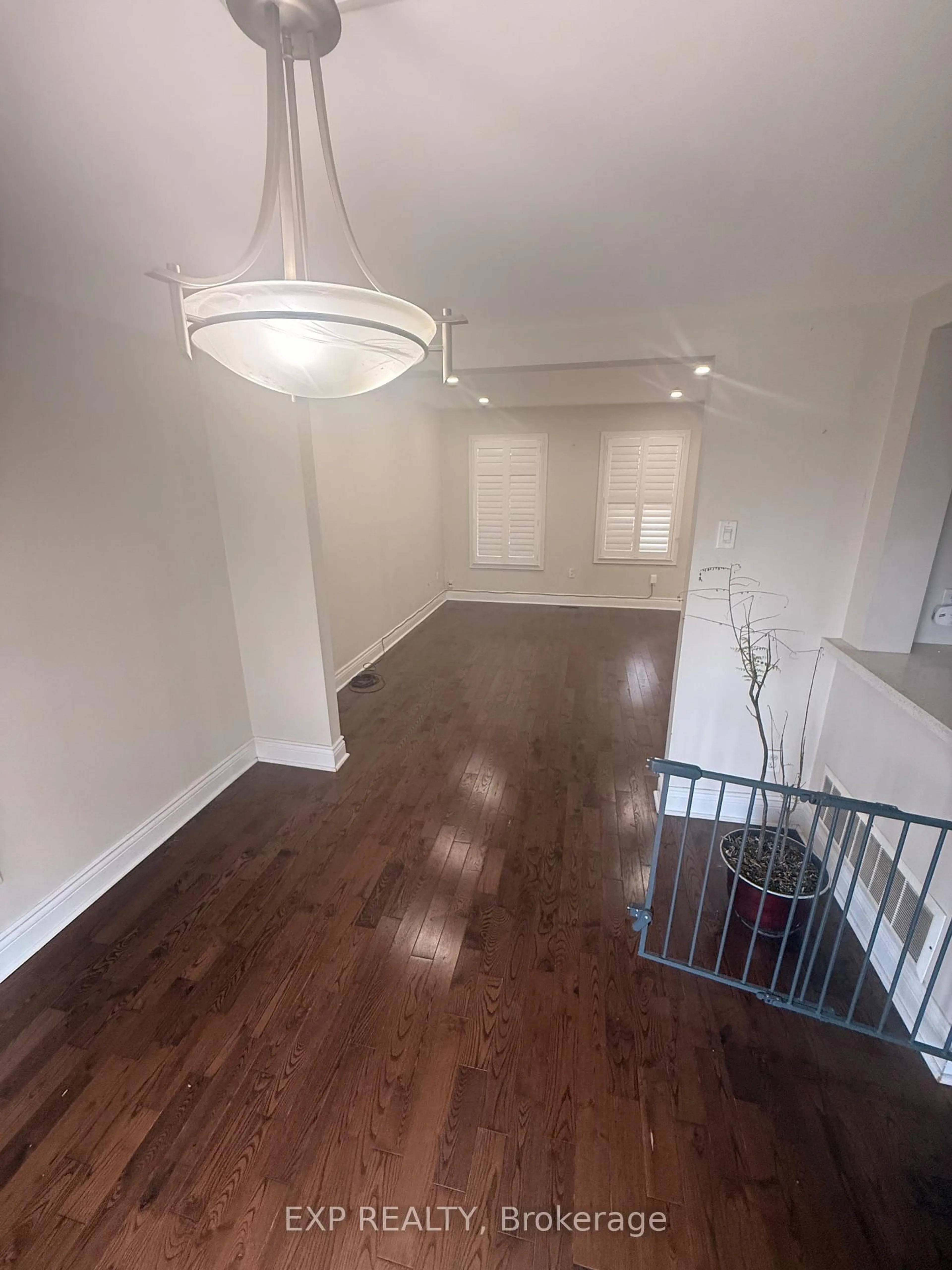 A pic of a room for 692 Sultana Sq, Pickering Ontario L1V 3Y3