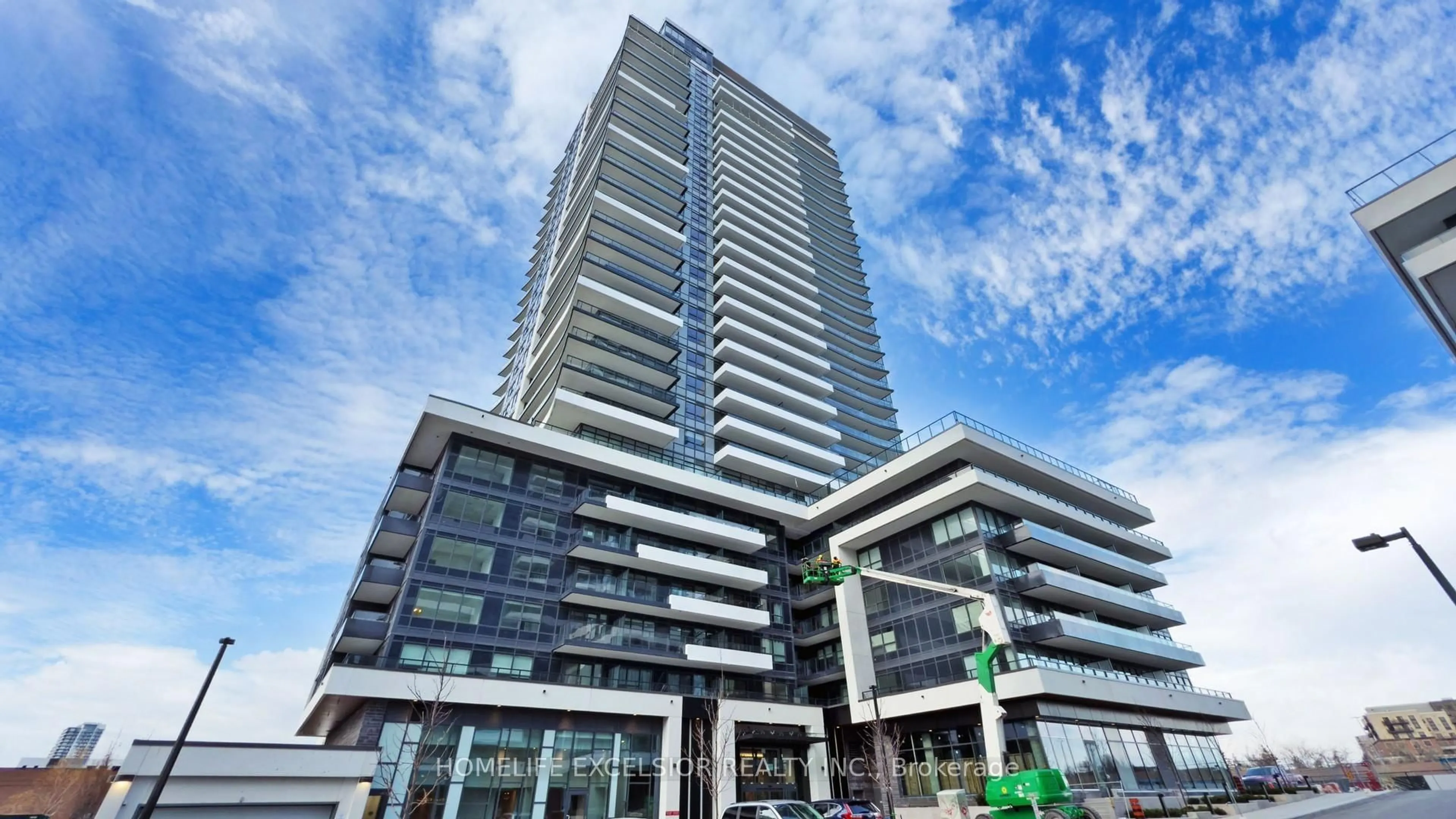 Indoor foyer for 1435 Celebration Dr #405, Pickering Ontario L1W 0C4