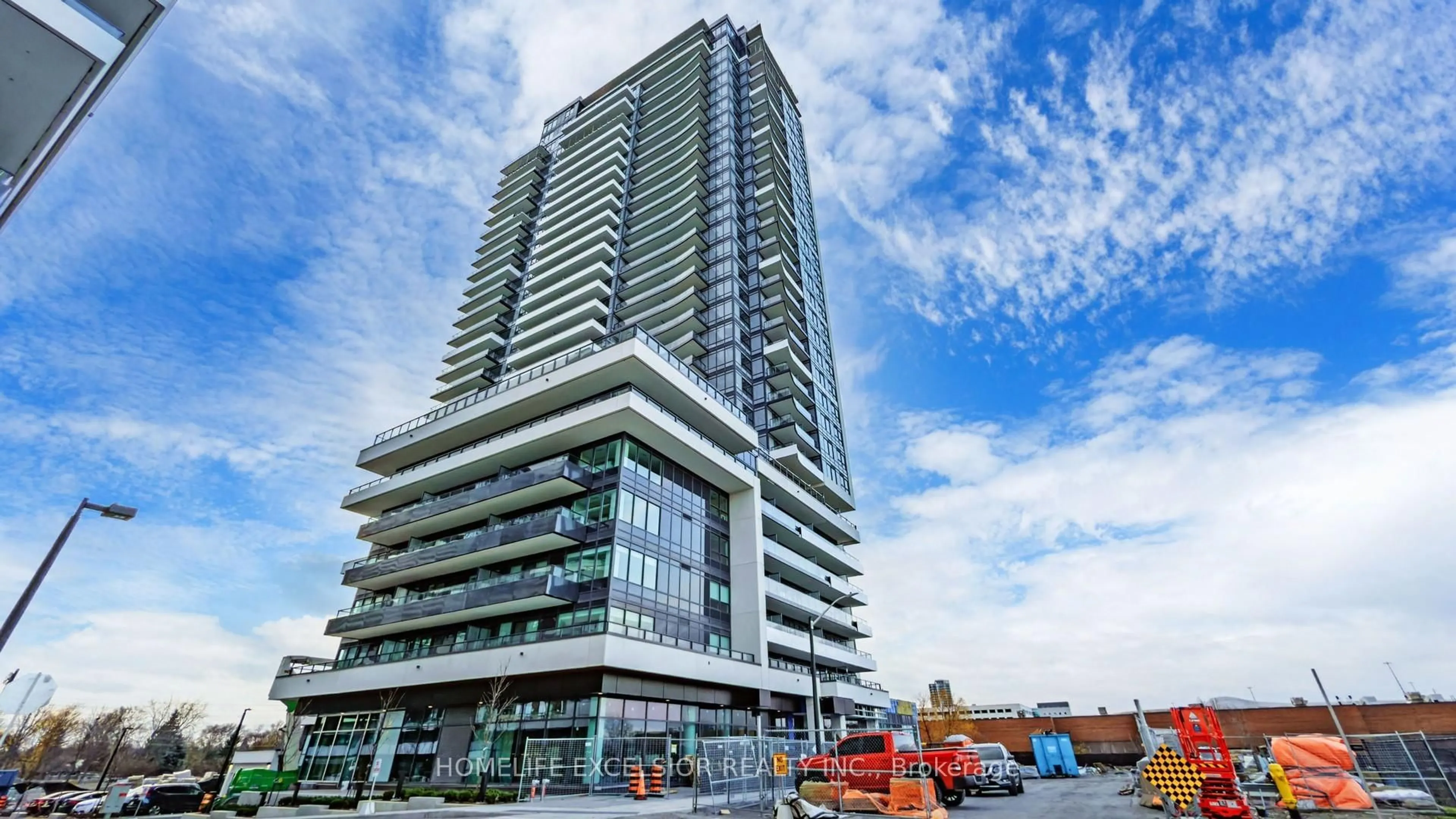 Indoor foyer for 1435 Celebration Dr #405, Pickering Ontario L1W 0C4