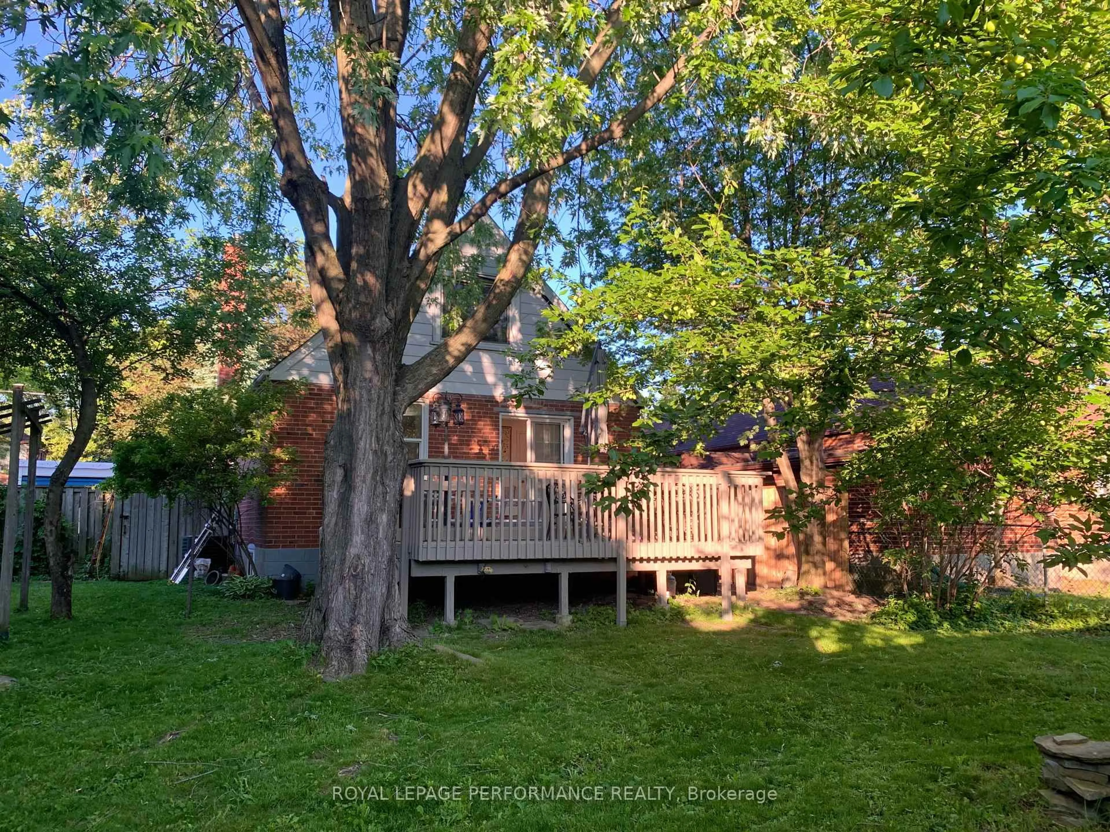 A pic from outside/outdoor area/front of a property/back of a property/a pic from drone, forest/trees view for 10 Faulkland Rd, Toronto Ontario M1L 3S3