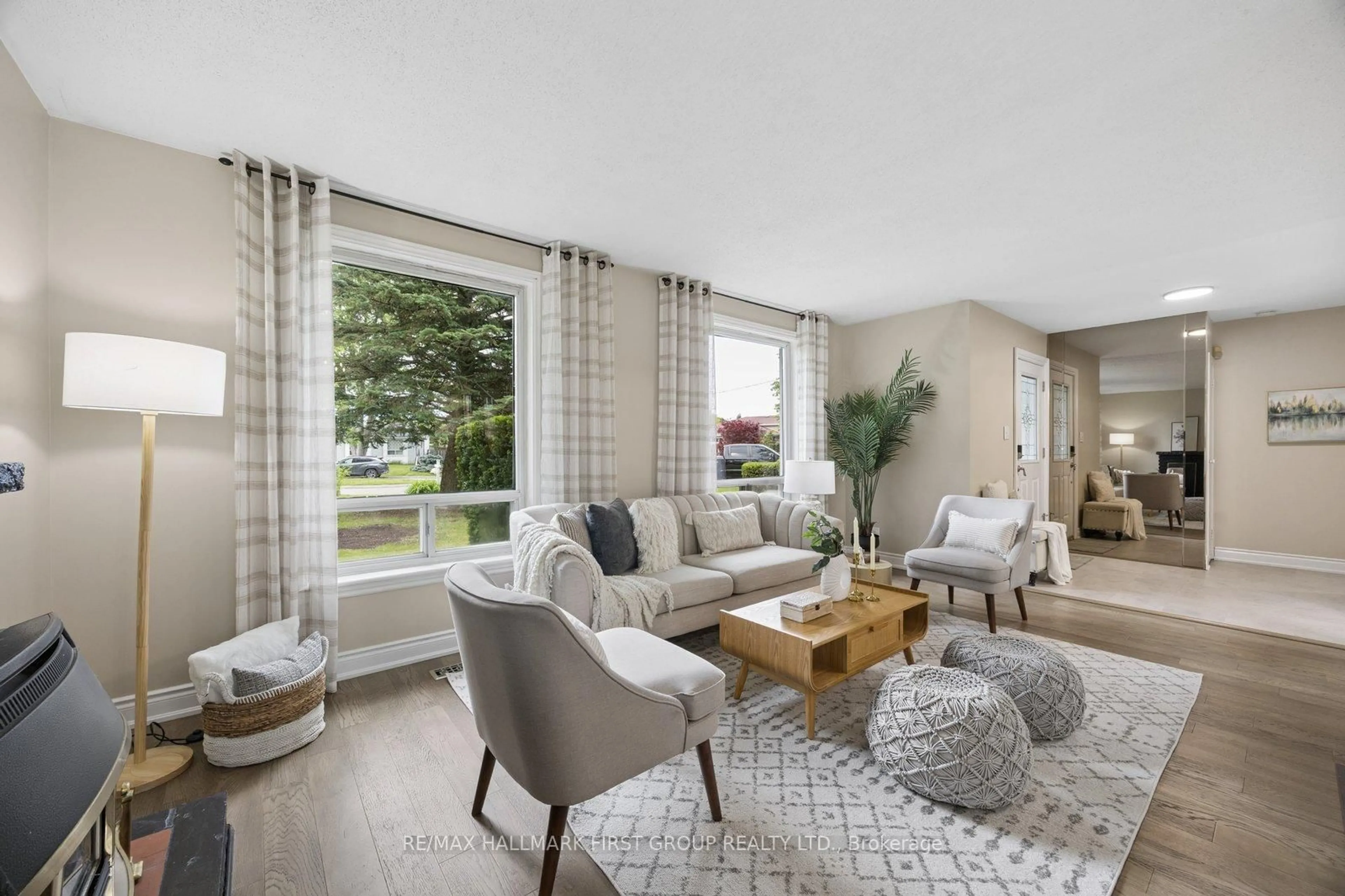 Living room with furniture, unknown for 861 Boxworth Pl, Pickering Ontario L1W 2K9