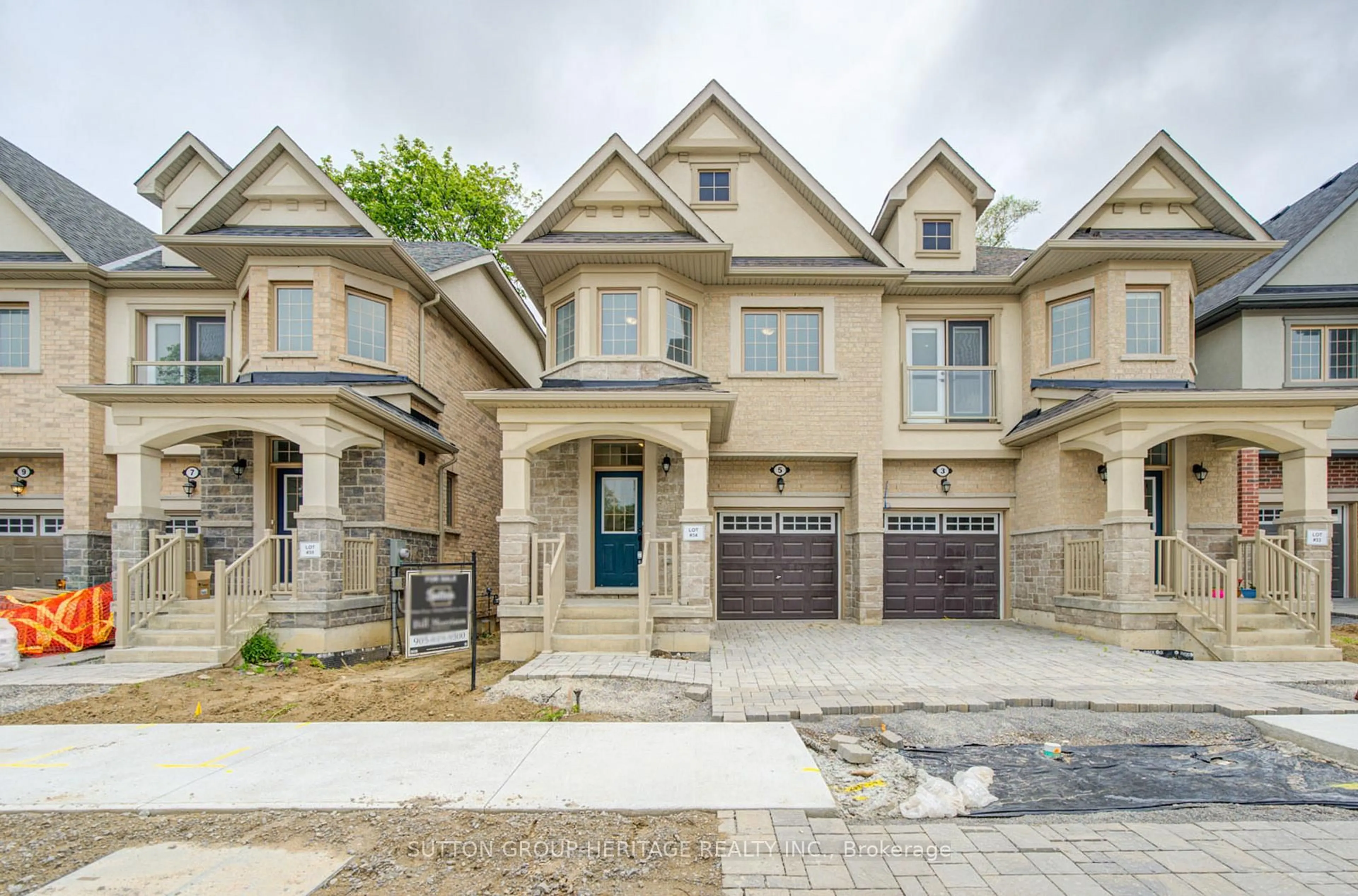 Home with brick exterior material, street for 5 Deer Creek Crt, Toronto Ontario M1C 1N8