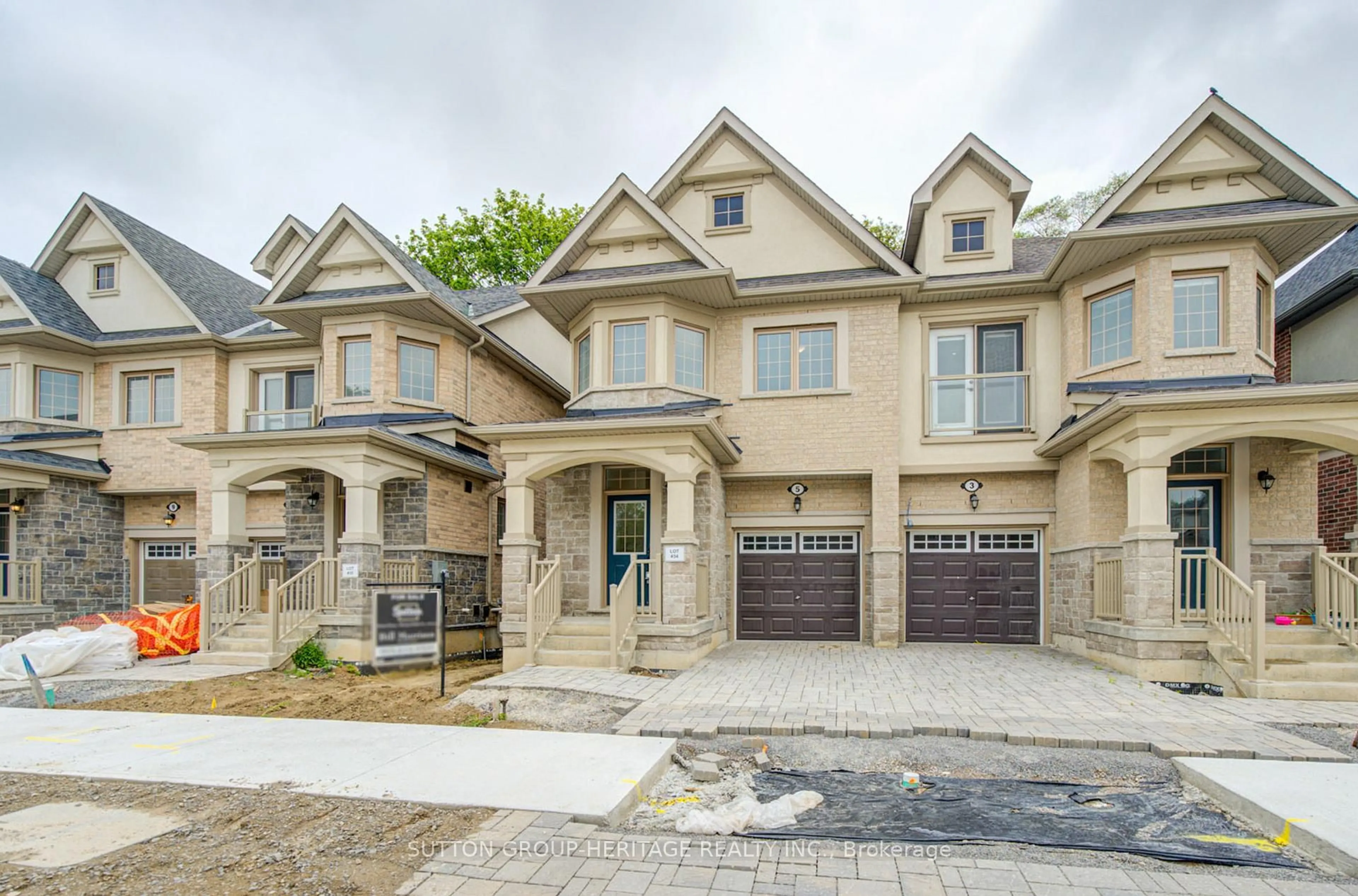 Home with brick exterior material, street for 5 Deer Creek Crt, Toronto Ontario M1C 1N8