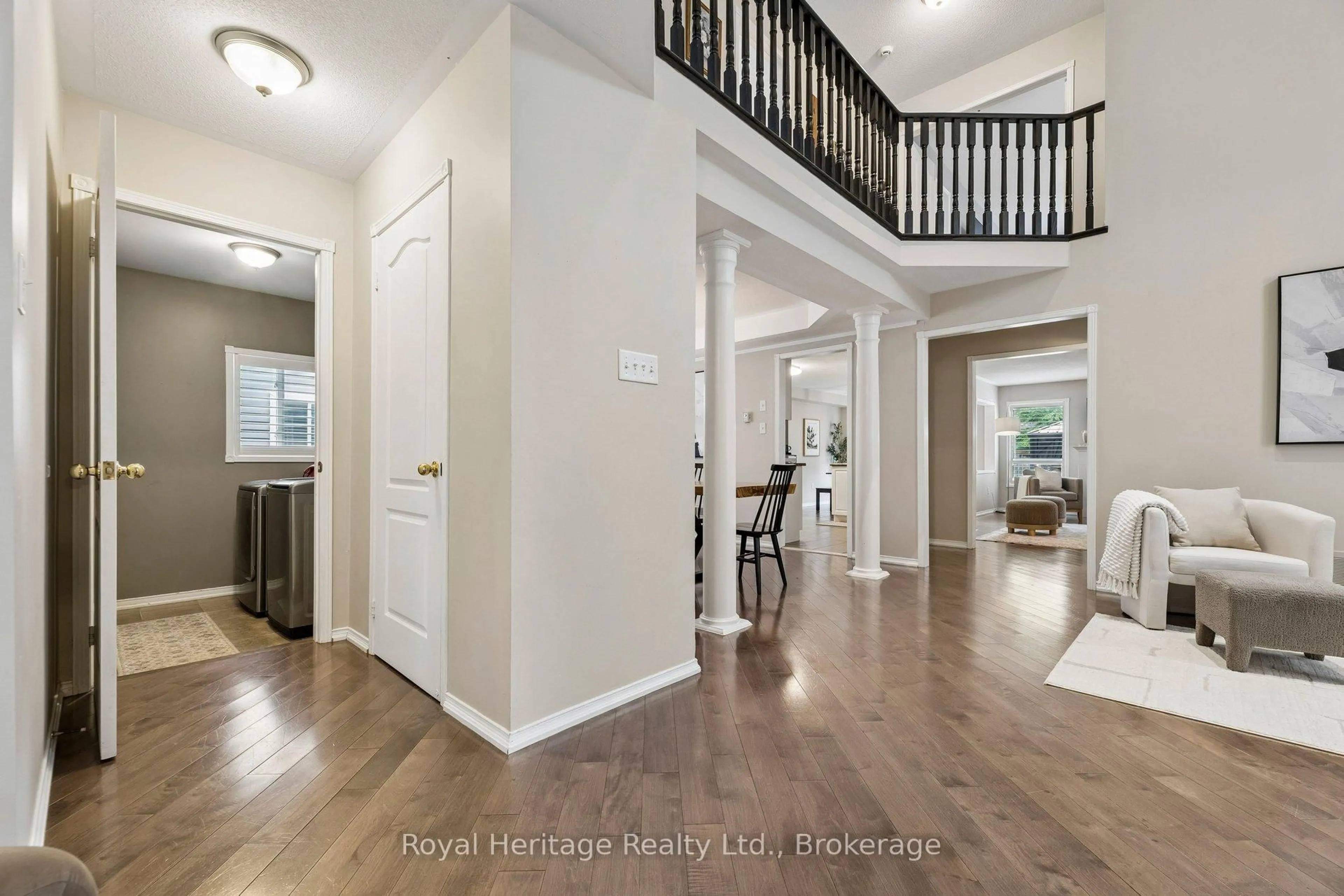 Indoor entryway for 59 Bayberry Crt, Whitby Ontario L1M 2L2