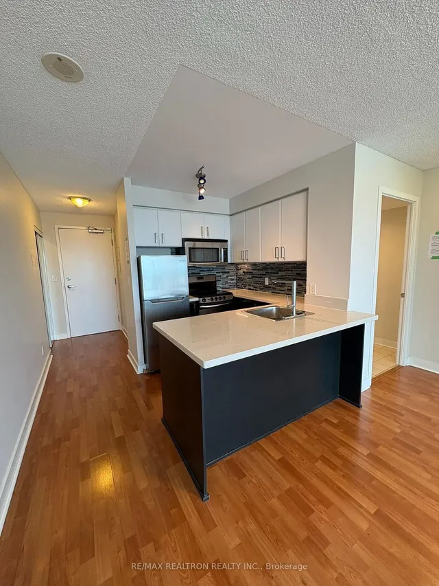 38 Lee Centre Dr #1502, Toronto 2