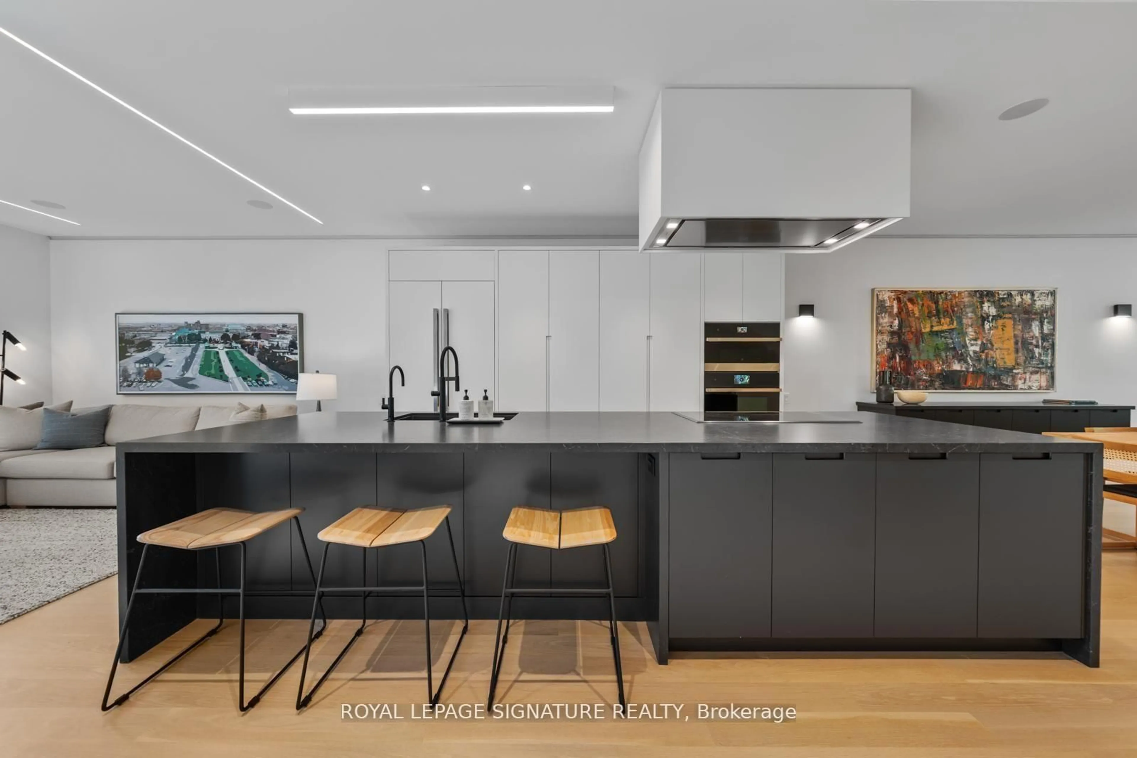 Contemporary kitchen, unknown for 174 Kenilworth Ave, Toronto Ontario M4L 3S6