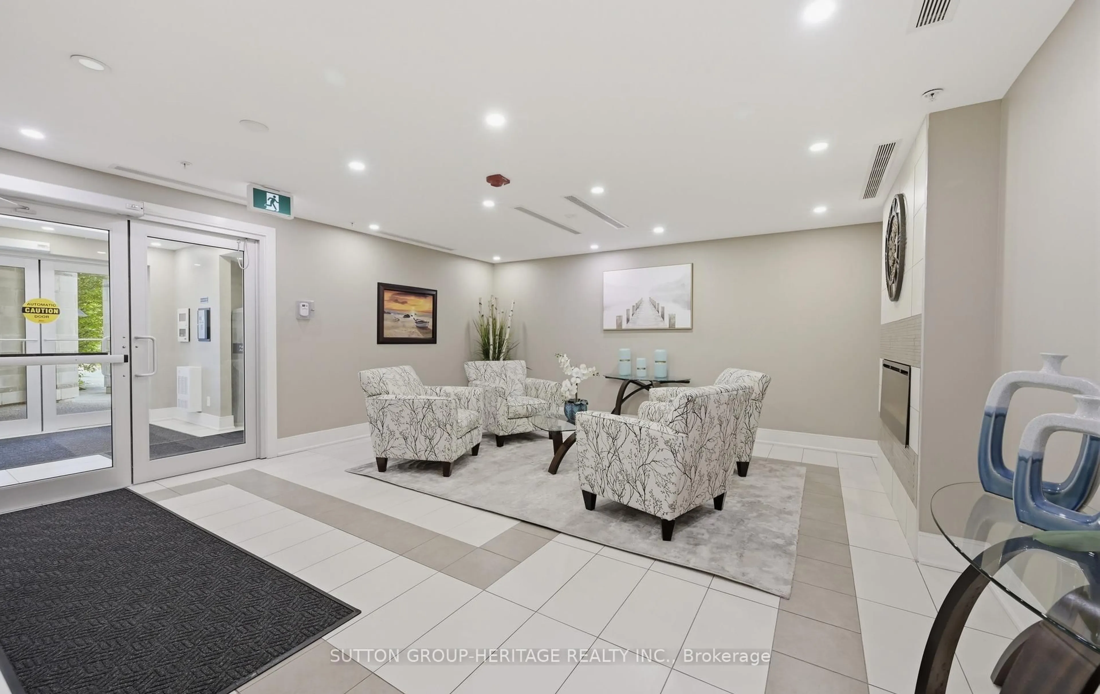 Lobby for 680 Gordon St #213, Whitby Ontario L1N 0L2
