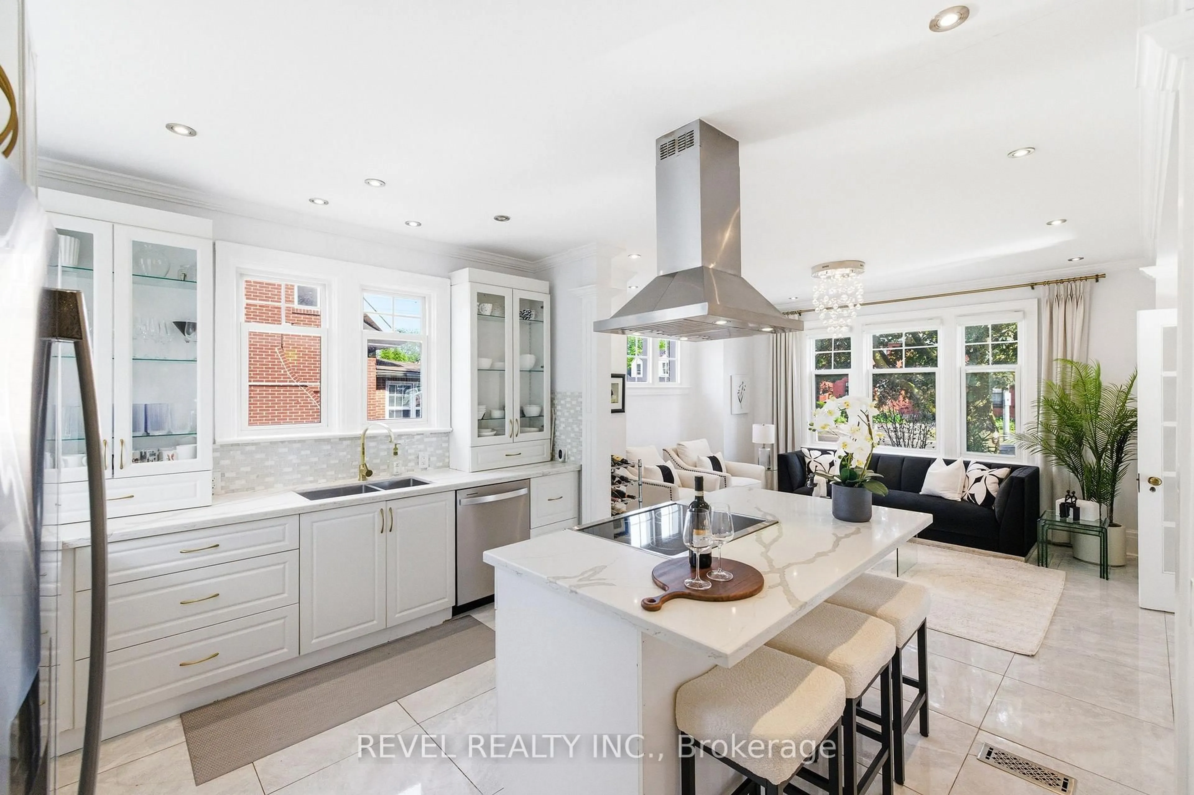 Open concept kitchen, ceramic/tile floor for 308 King St, Oshawa Ontario L1H 1C8