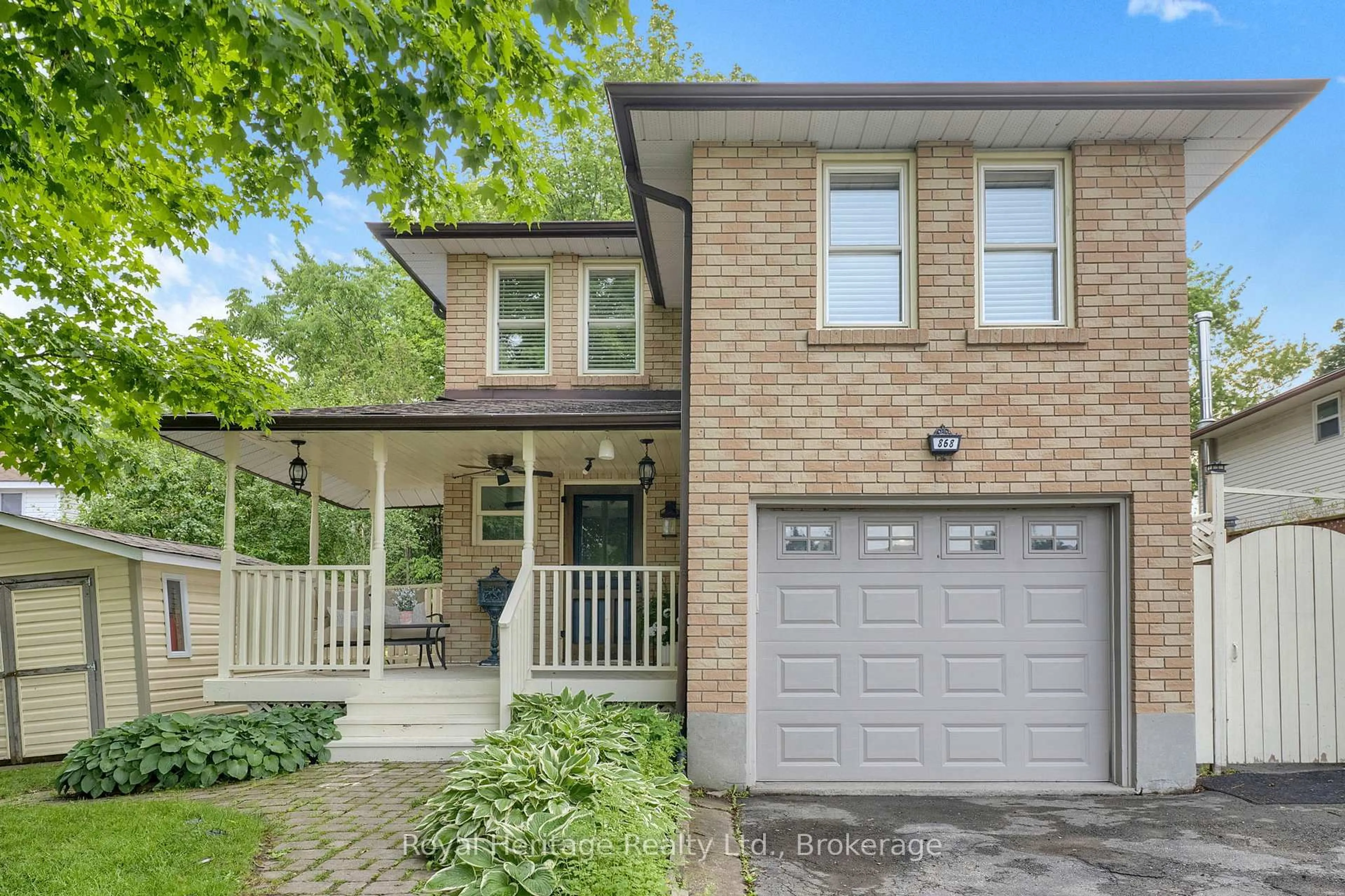 Home with brick exterior material, street for 868 William Booth Cres, Oshawa Ontario L1G 7N4