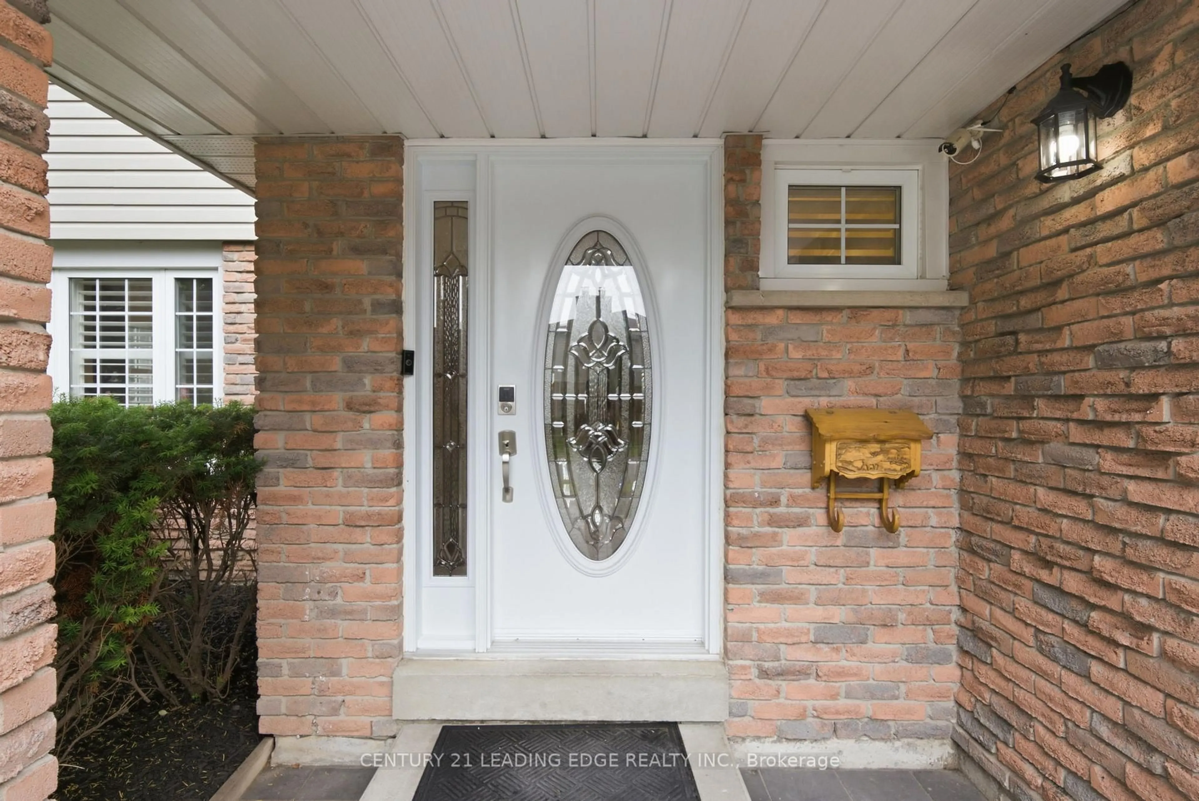Indoor entryway for 1727 Wollaston Crt, Pickering Ontario L1V 2W9