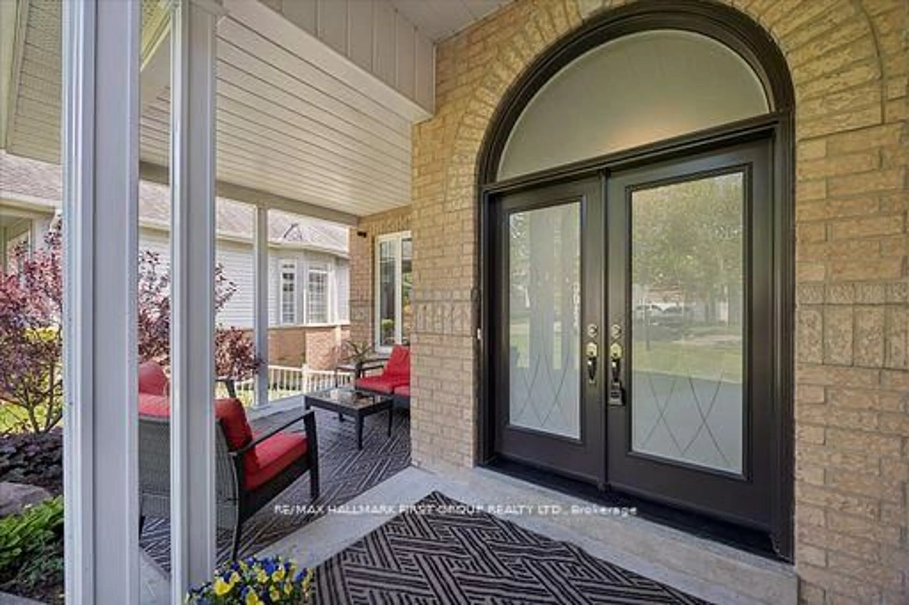 Indoor entryway for 1028 Highbrooke Crt, Oshawa Ontario L1K 2K6