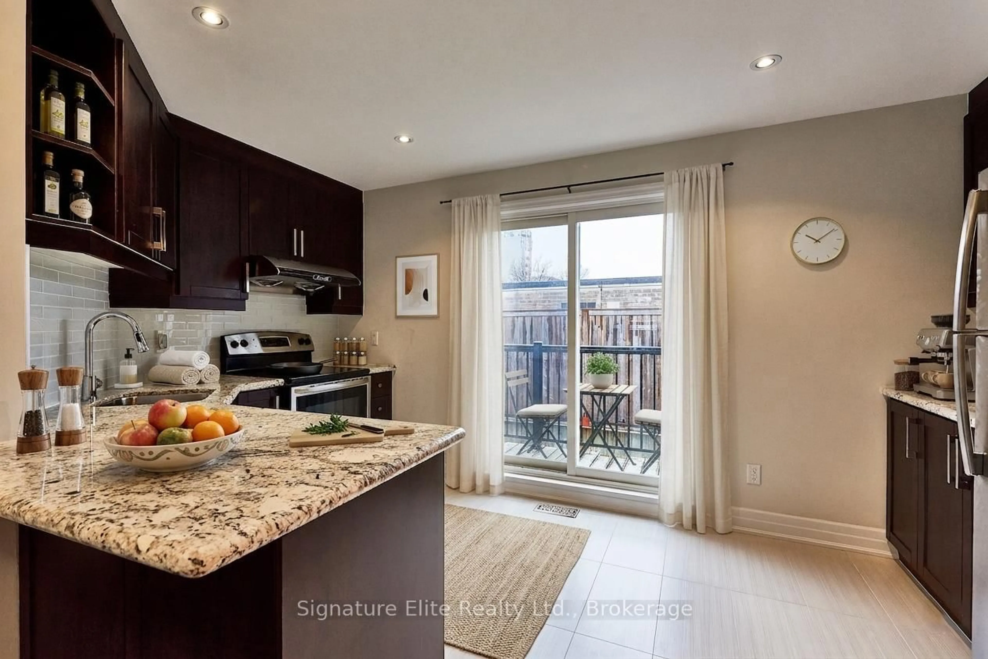 Open concept kitchen, wood/laminate floor for 6 Coventry St, Toronto Ontario M1L 0H1
