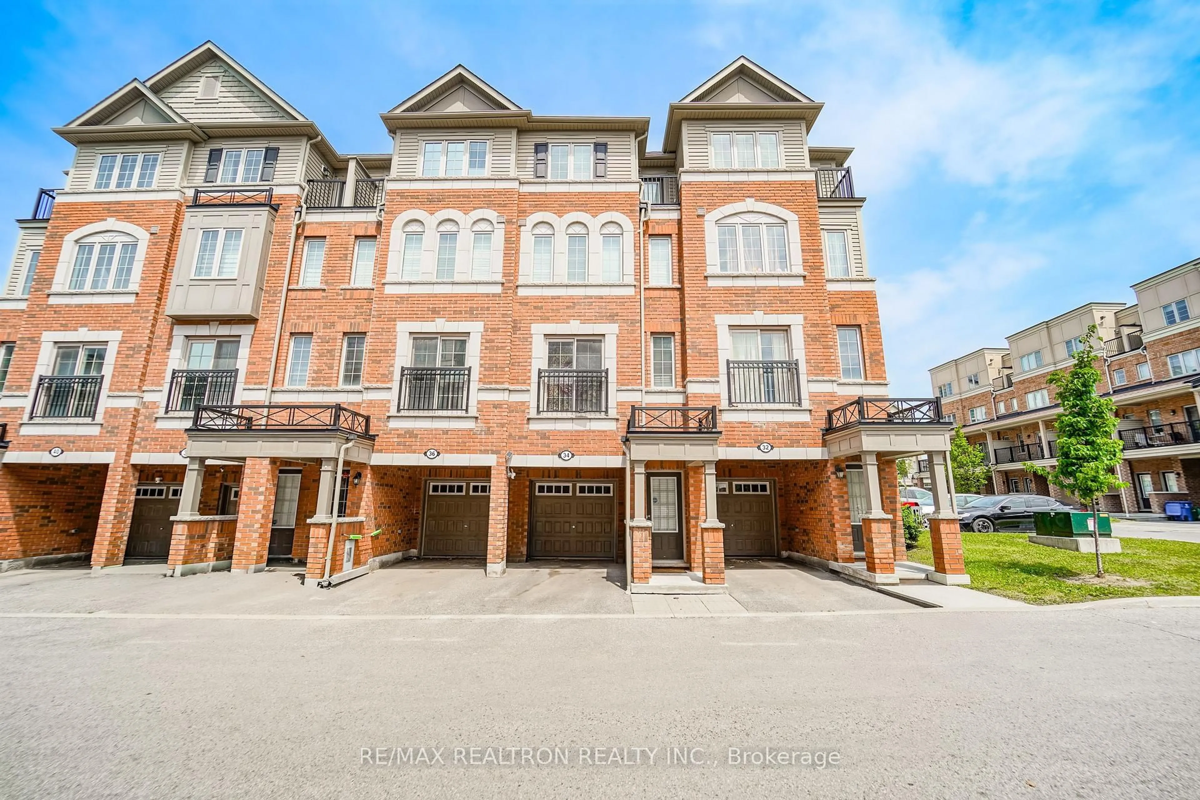 A pic from outside/outdoor area/front of a property/back of a property/a pic from drone, street for 34 Glenstal Path, Oshawa Ontario L1L 0L2