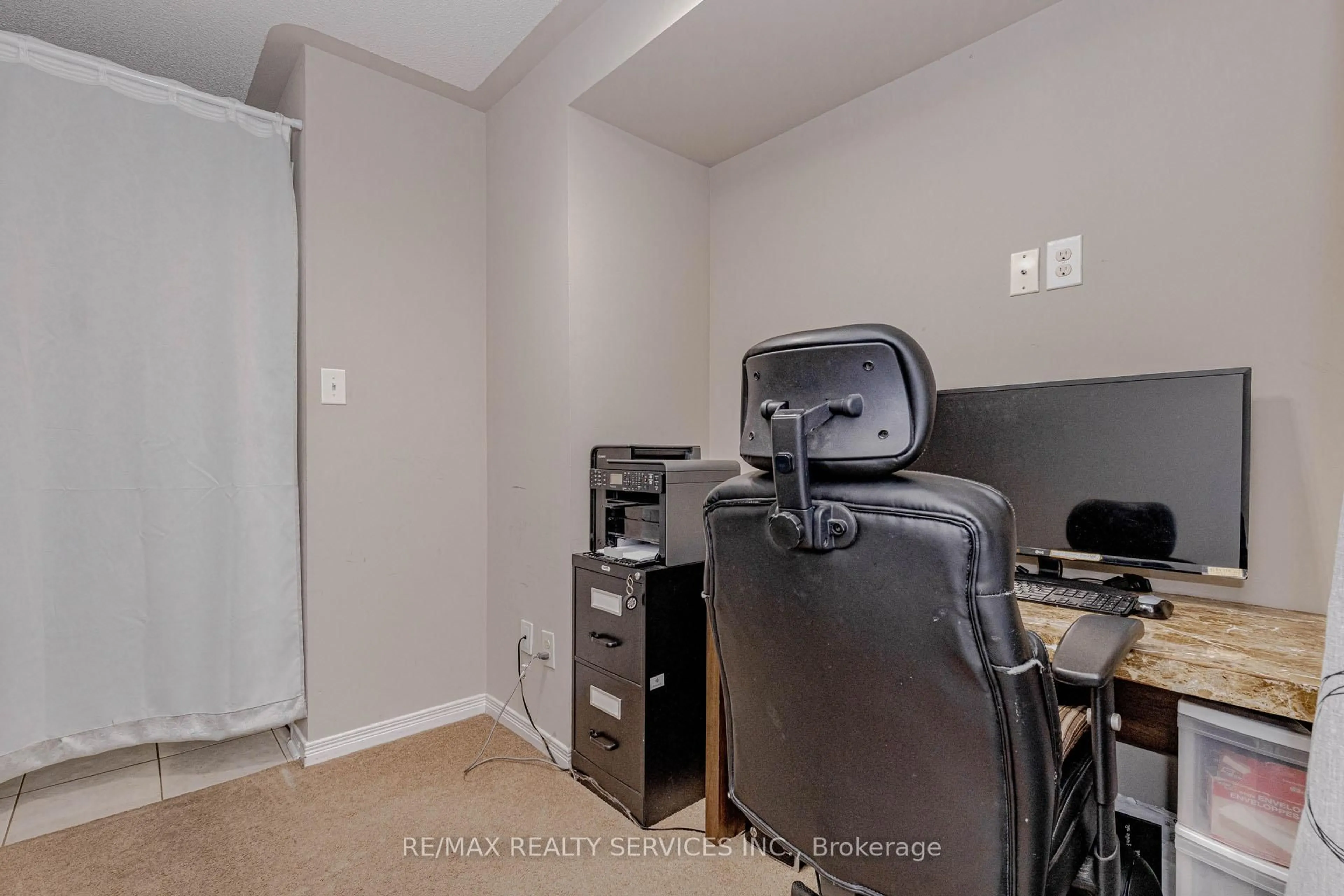 A pic of a room for 47 Curran Hall Cres, Toronto Ontario M1G 0A1