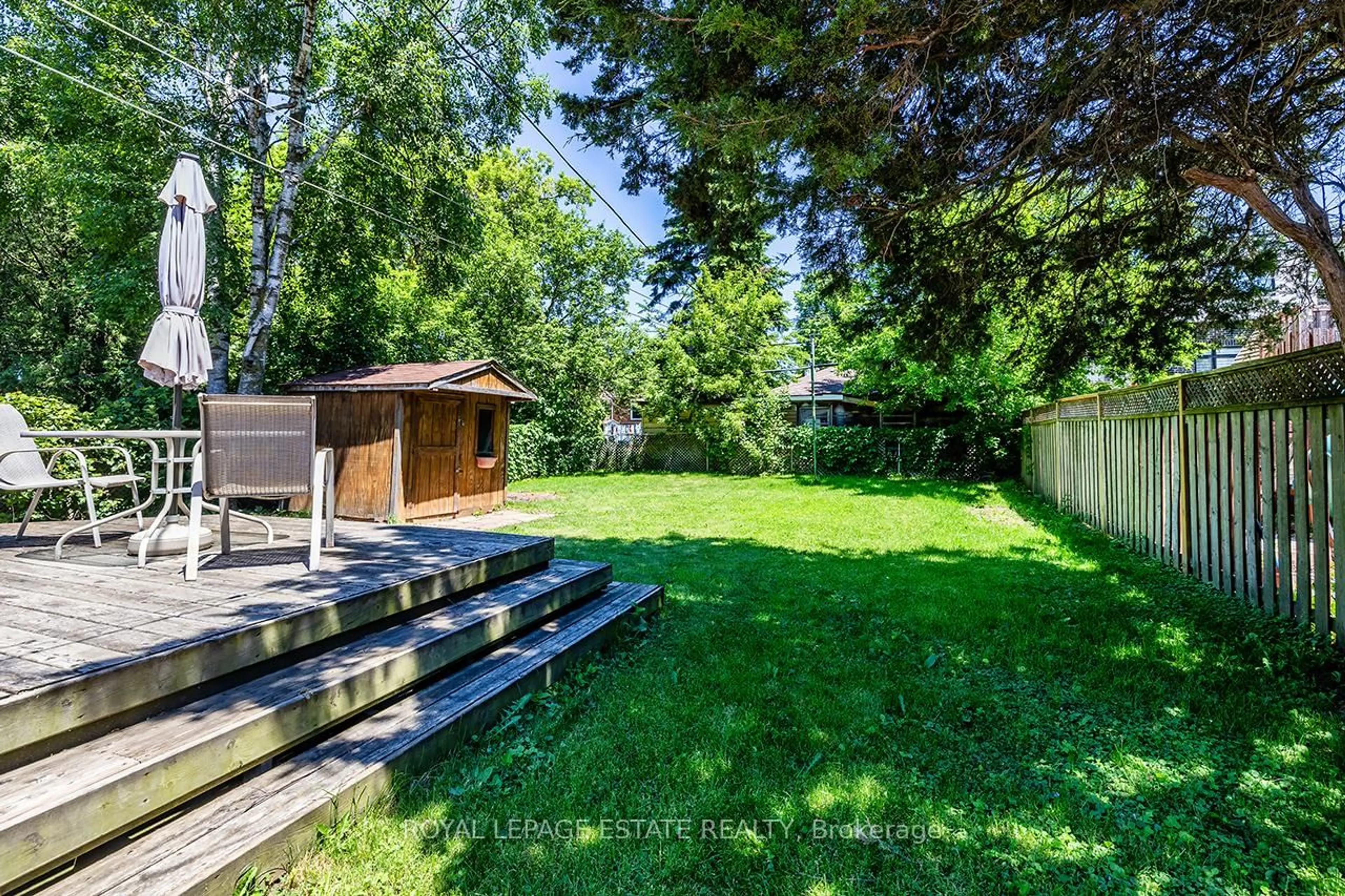 Patio, forest/trees view for 89 Vanbrugh Ave, Toronto Ontario M1N 3T4