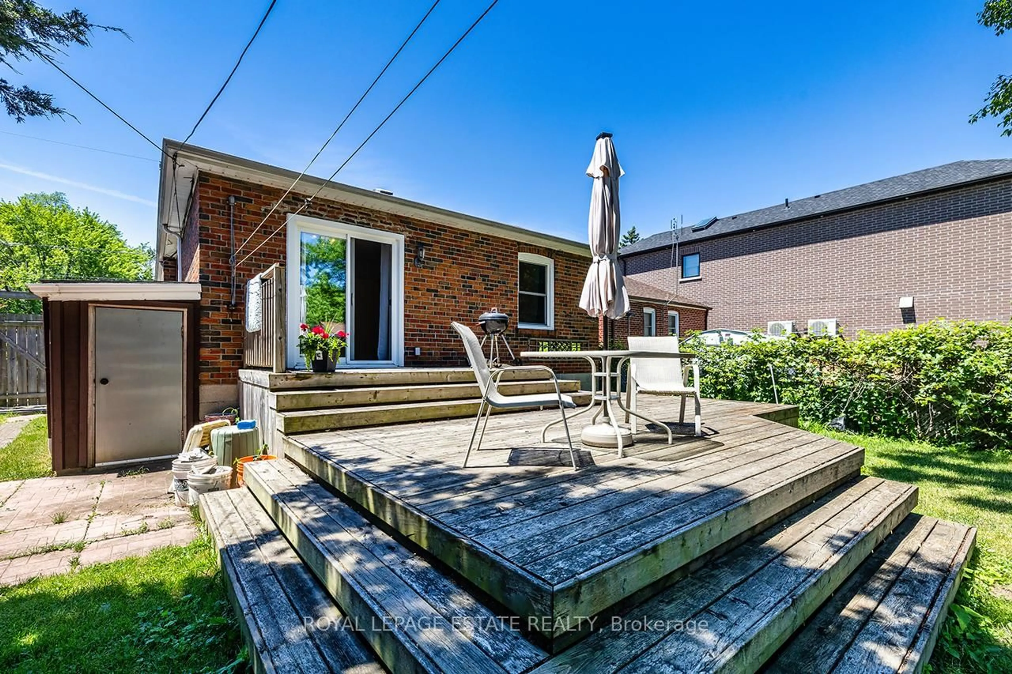 Patio, street for 89 Vanbrugh Ave, Toronto Ontario M1N 3T4