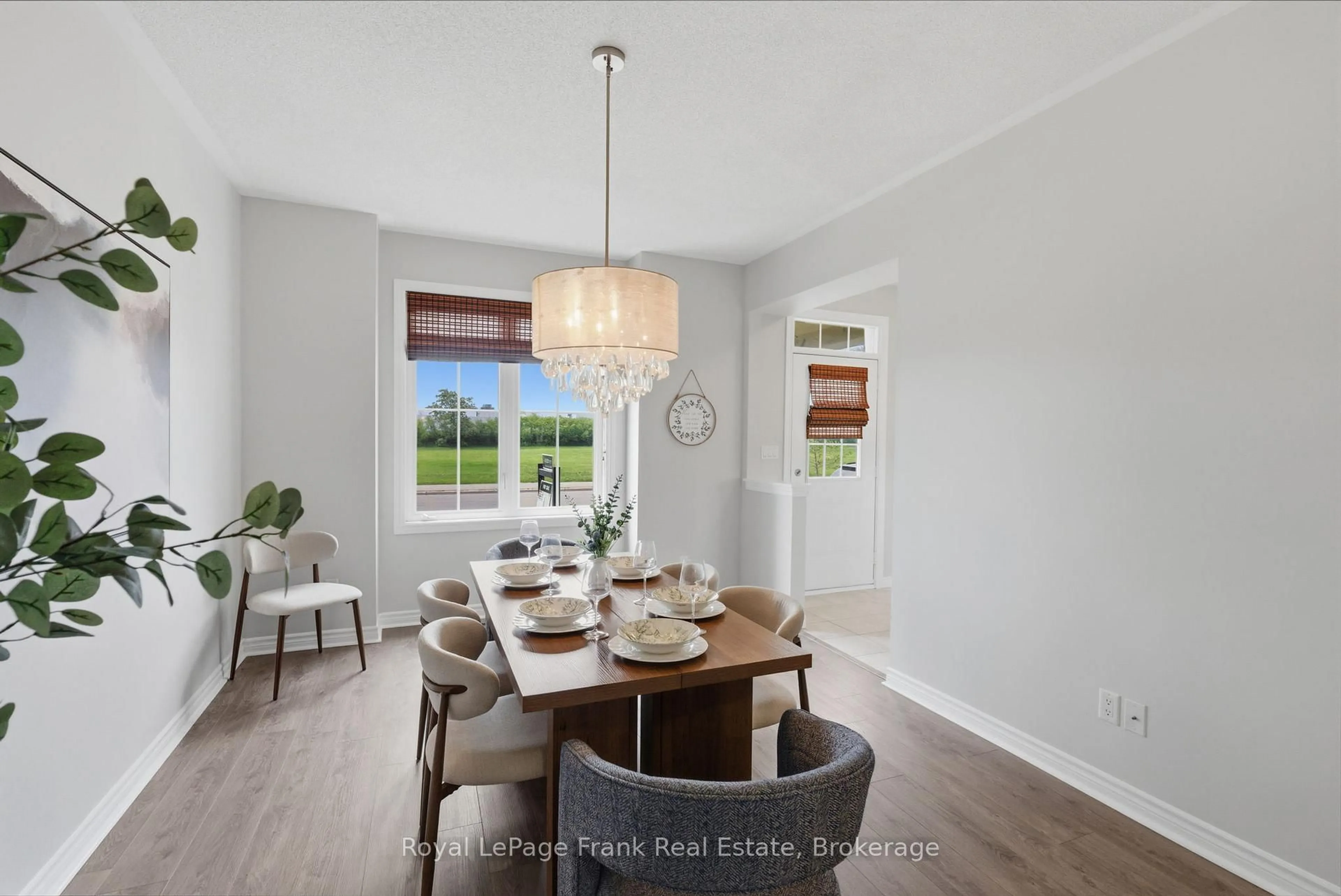 Dining room, unknown for 264 Brookhill Blvd, Clarington Ontario L1C 0M1