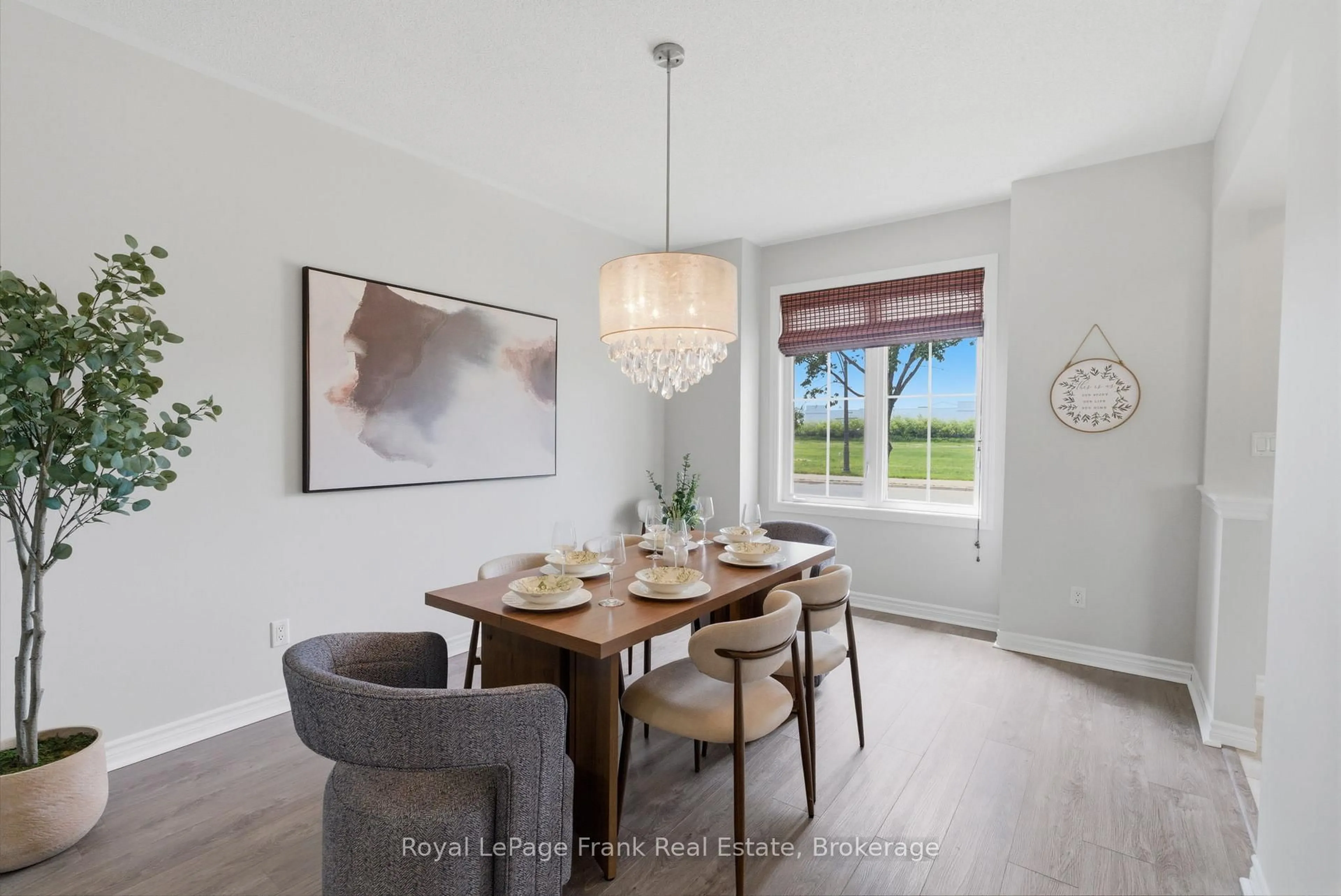 Dining room, unknown for 264 Brookhill Blvd, Clarington Ontario L1C 0M1