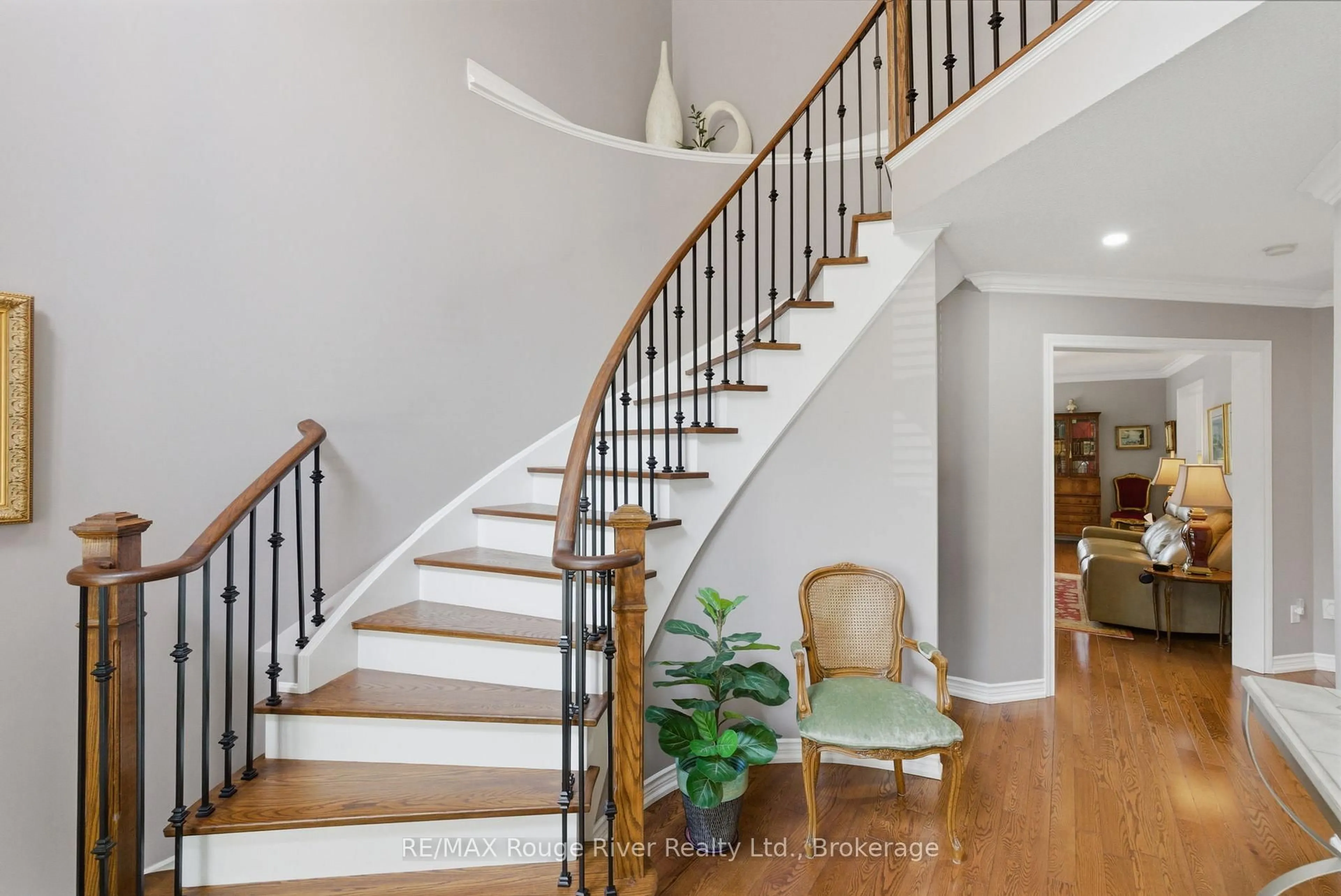 Unknown for 18 Bugelli Dr, Whitby Ontario L1R 3B7