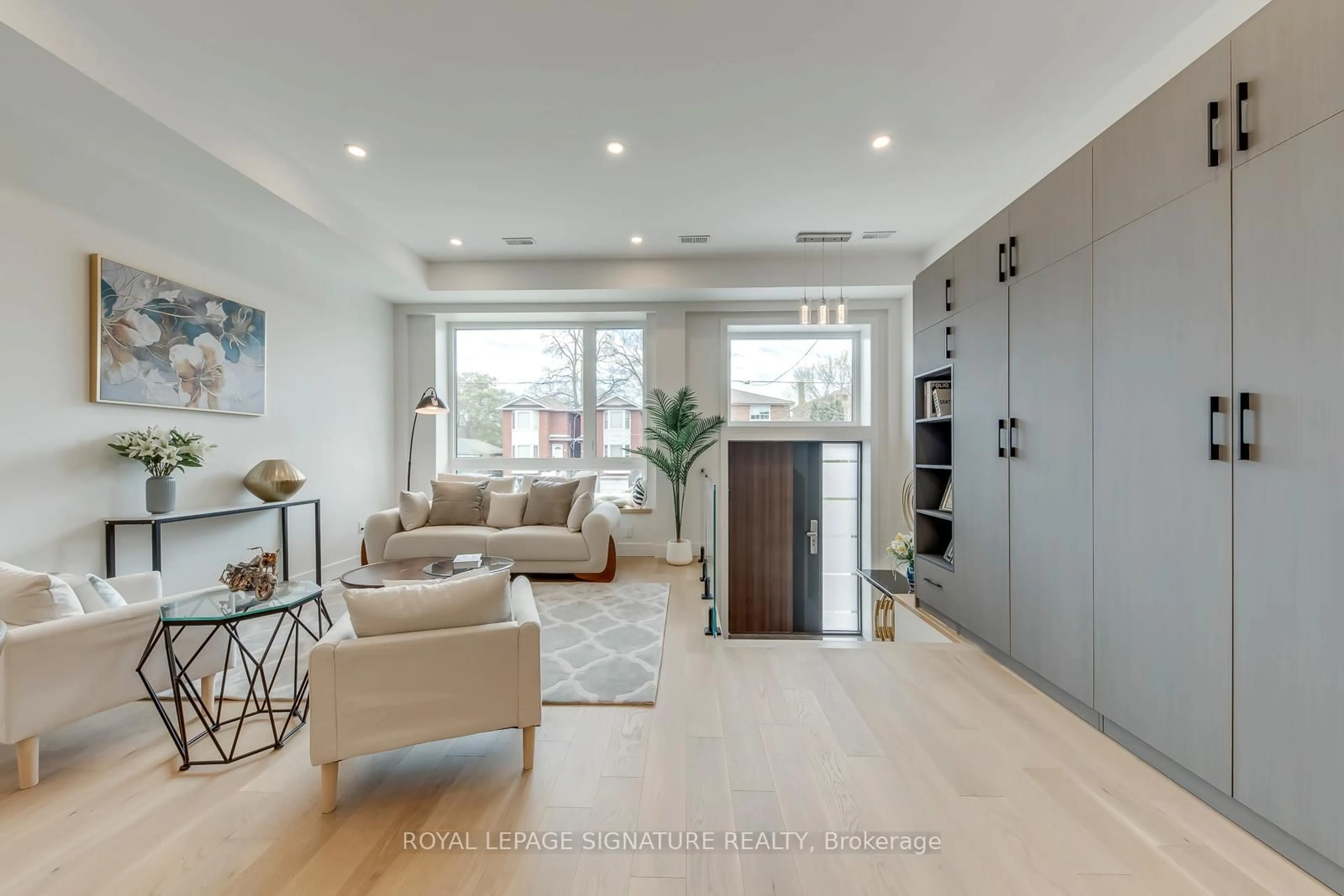 Living room with furniture, unknown for 850 Cosburn Ave, Toronto Ontario M4C 2W2