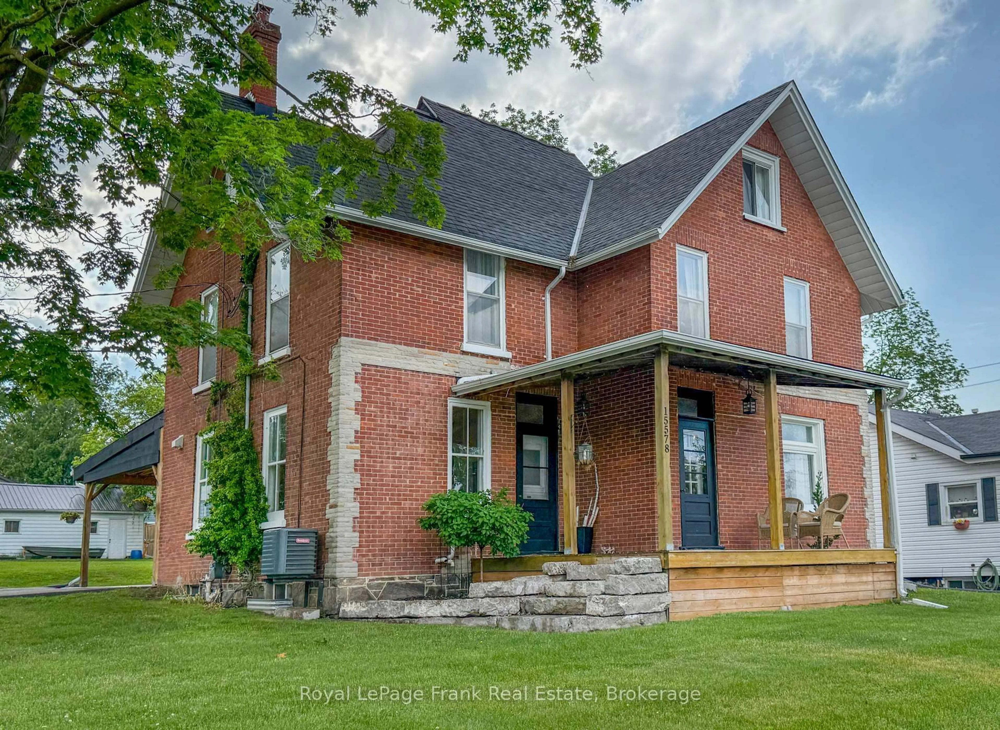 Home with brick exterior material, building for 15578 Simcoe St, Scugog Ontario L9L 1M2