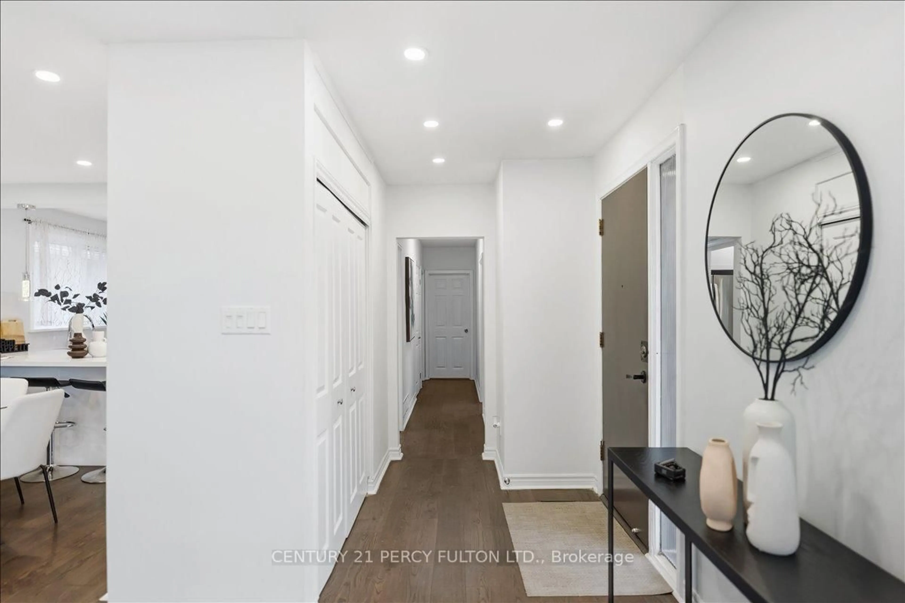Indoor entryway for 50 Mooregate Ave, Toronto Ontario M1K 3V7