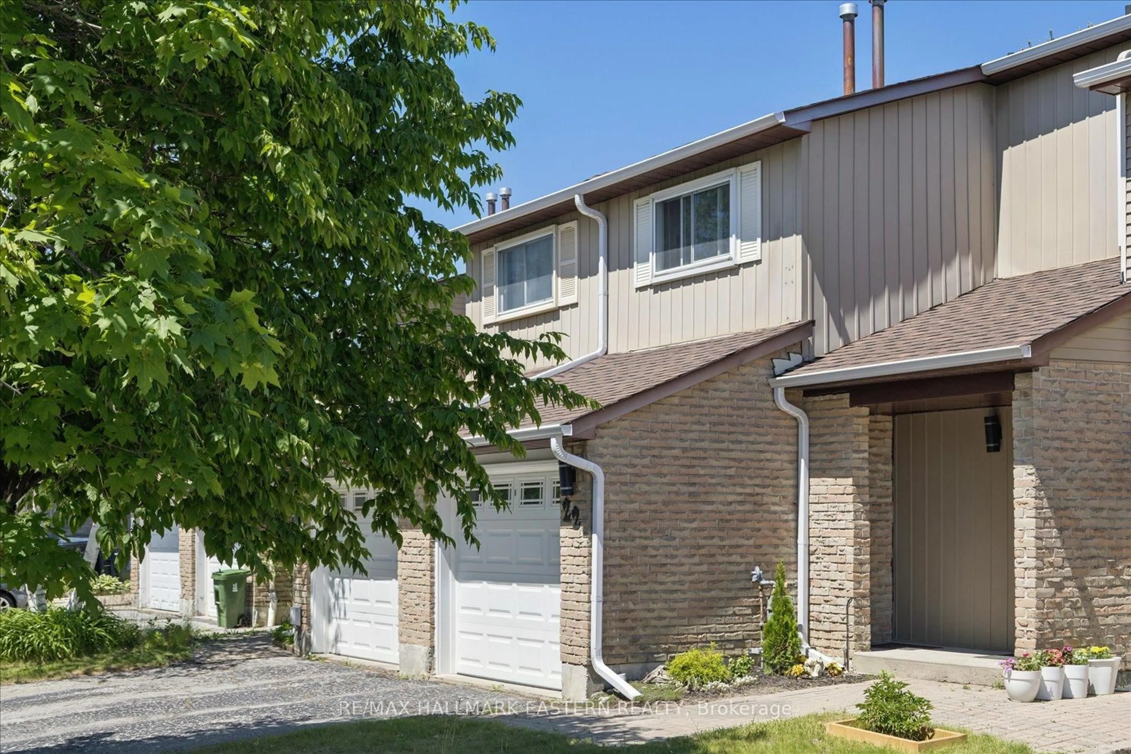 Unknown for 22 Valley Stream Dr, Toronto Ontario M1V 2A5
