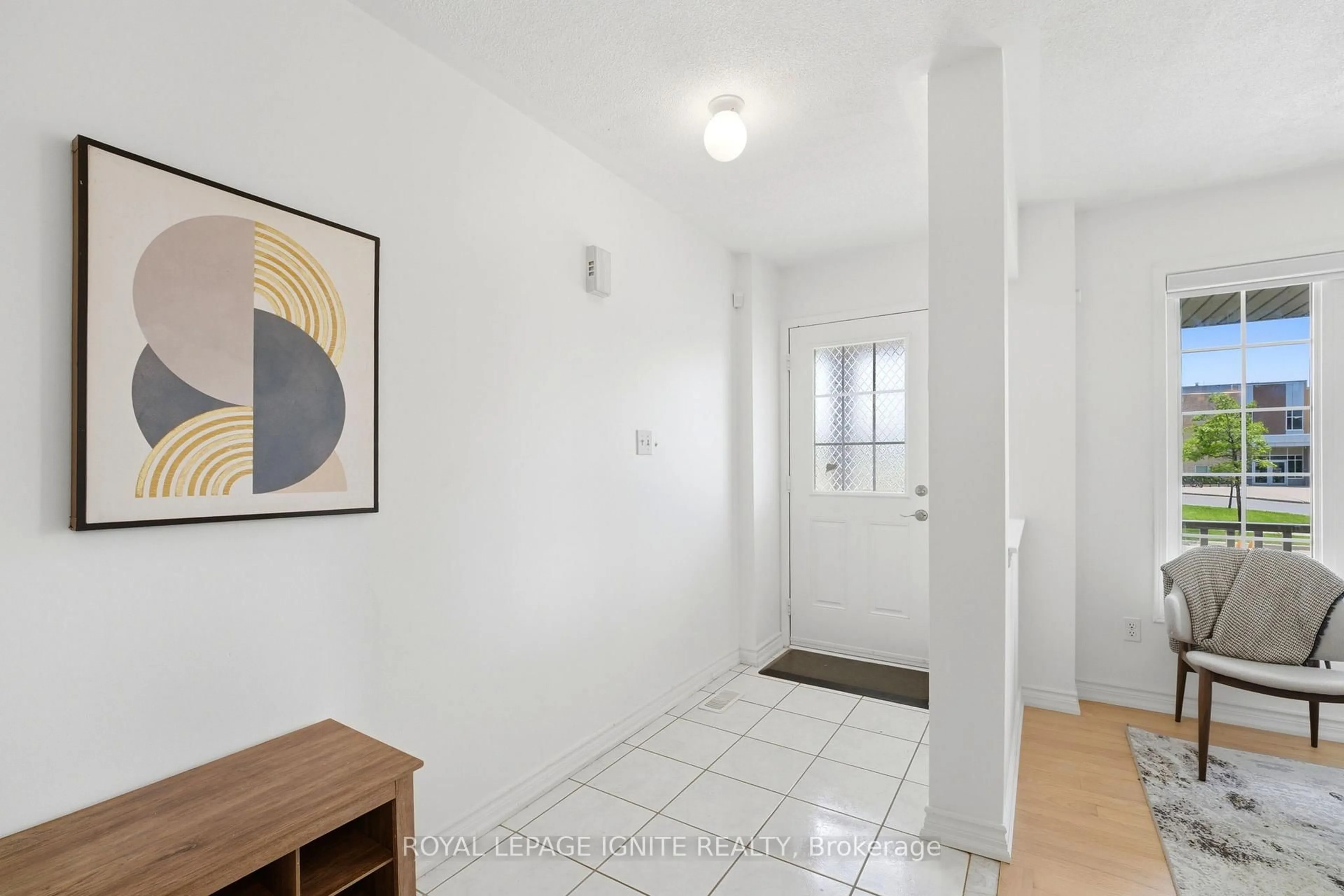 Indoor entryway for 58 Williamson Dr, Ajax Ontario L1T 0A9