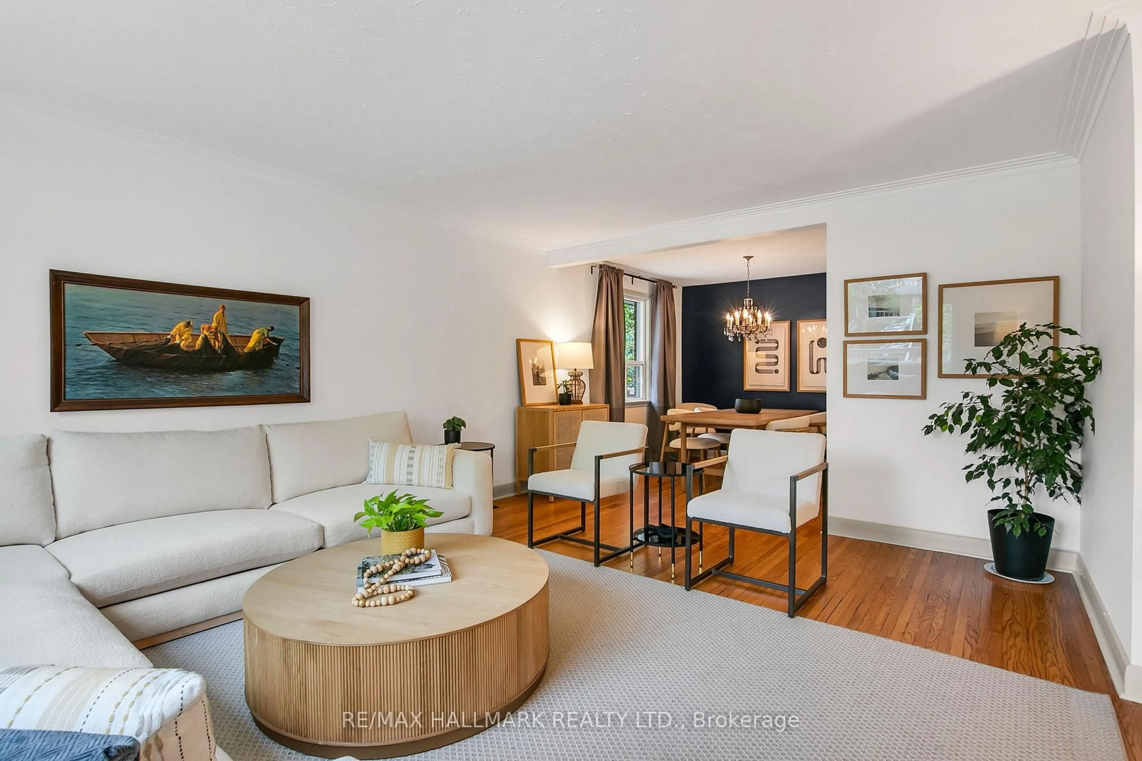 Living room with furniture, unknown for 6 Suraty Ave, Toronto Ontario M1P 4E1