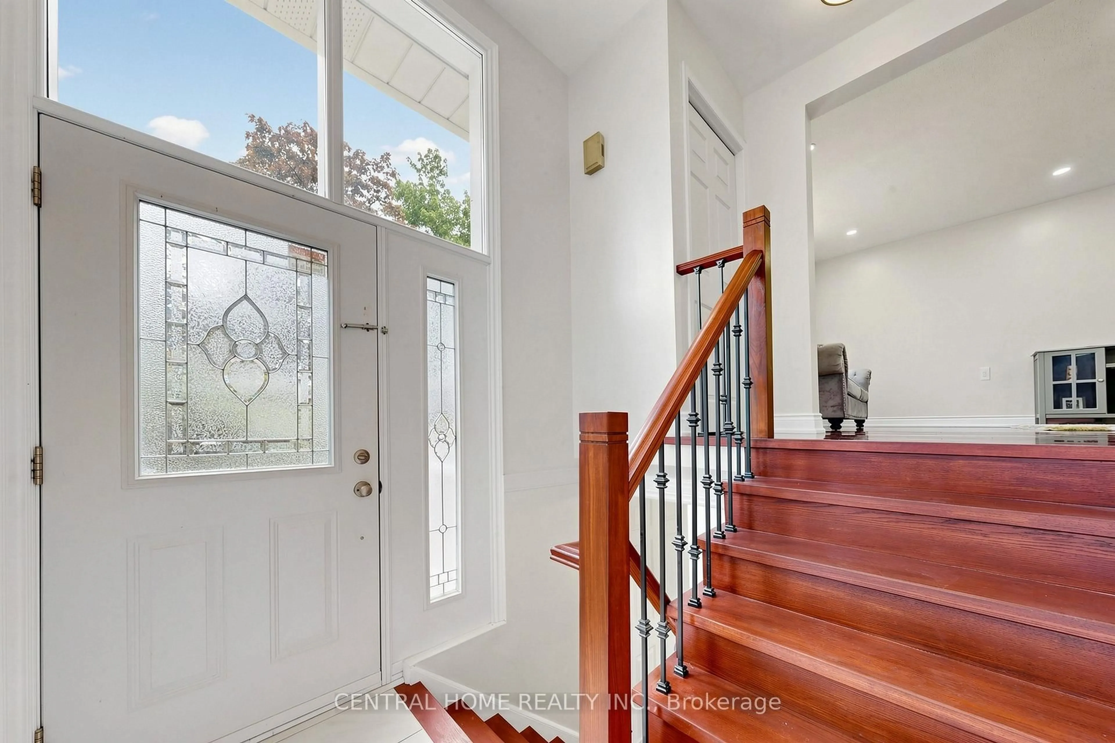 Indoor entryway for 80 Heaslip Terr, Toronto Ontario M1T 1W9