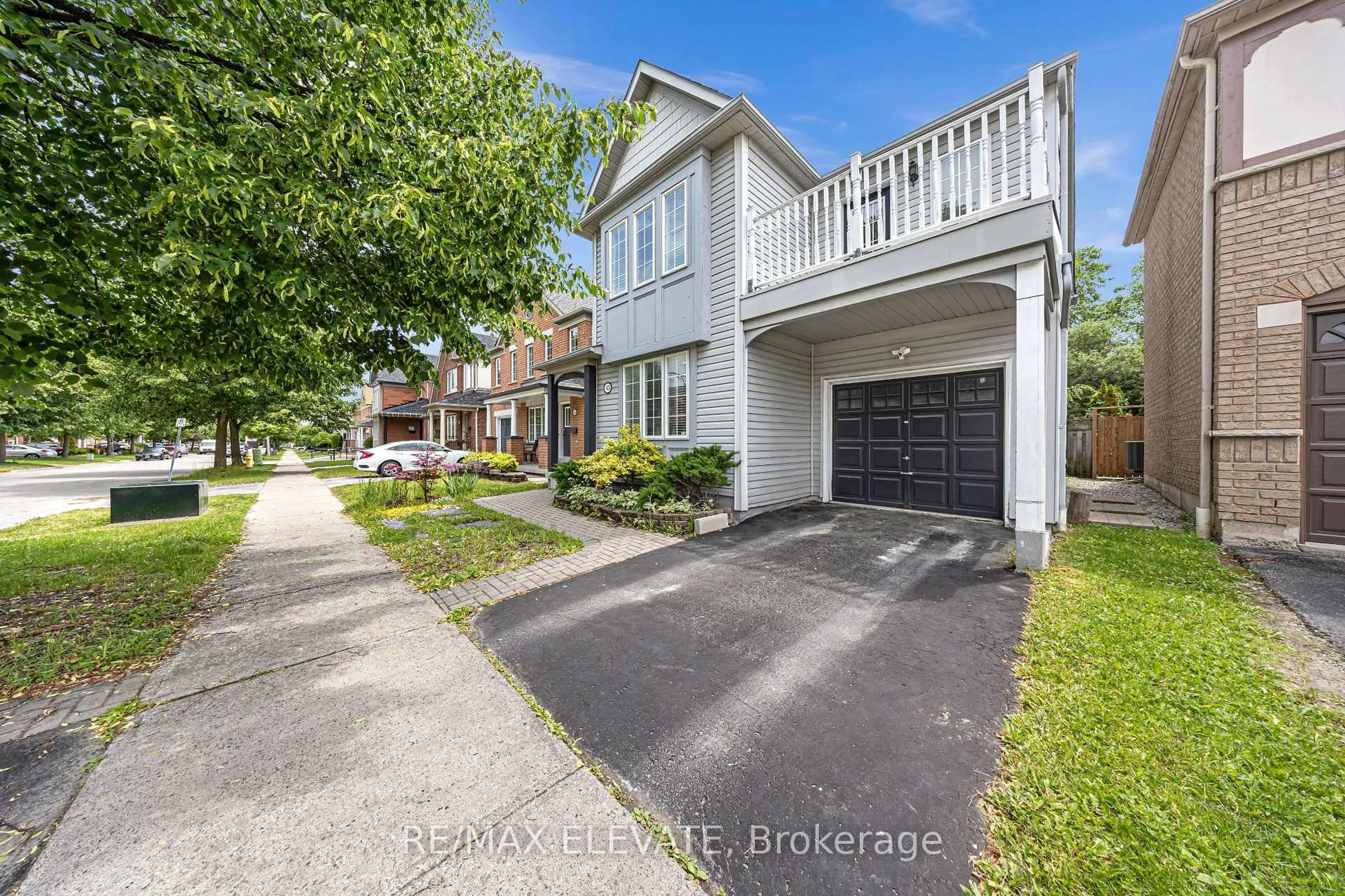 A pic from outside/outdoor area/front of a property/back of a property/a pic from drone, street for 43 McSweeney Cres, Ajax Ontario L1T 4G2
