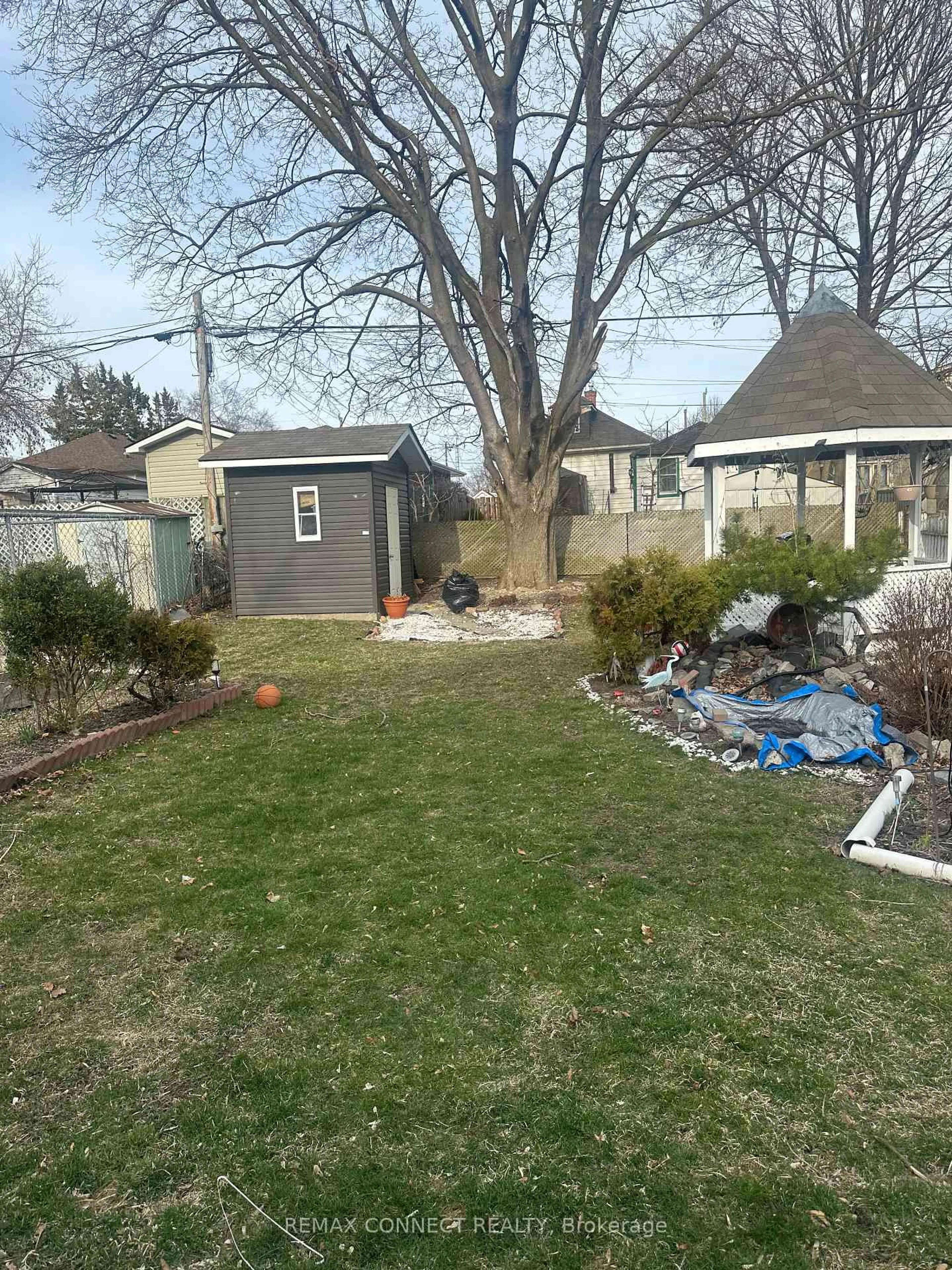 Shed for 57 Fernhill Blvd, Oshawa Ontario L1J 5J1