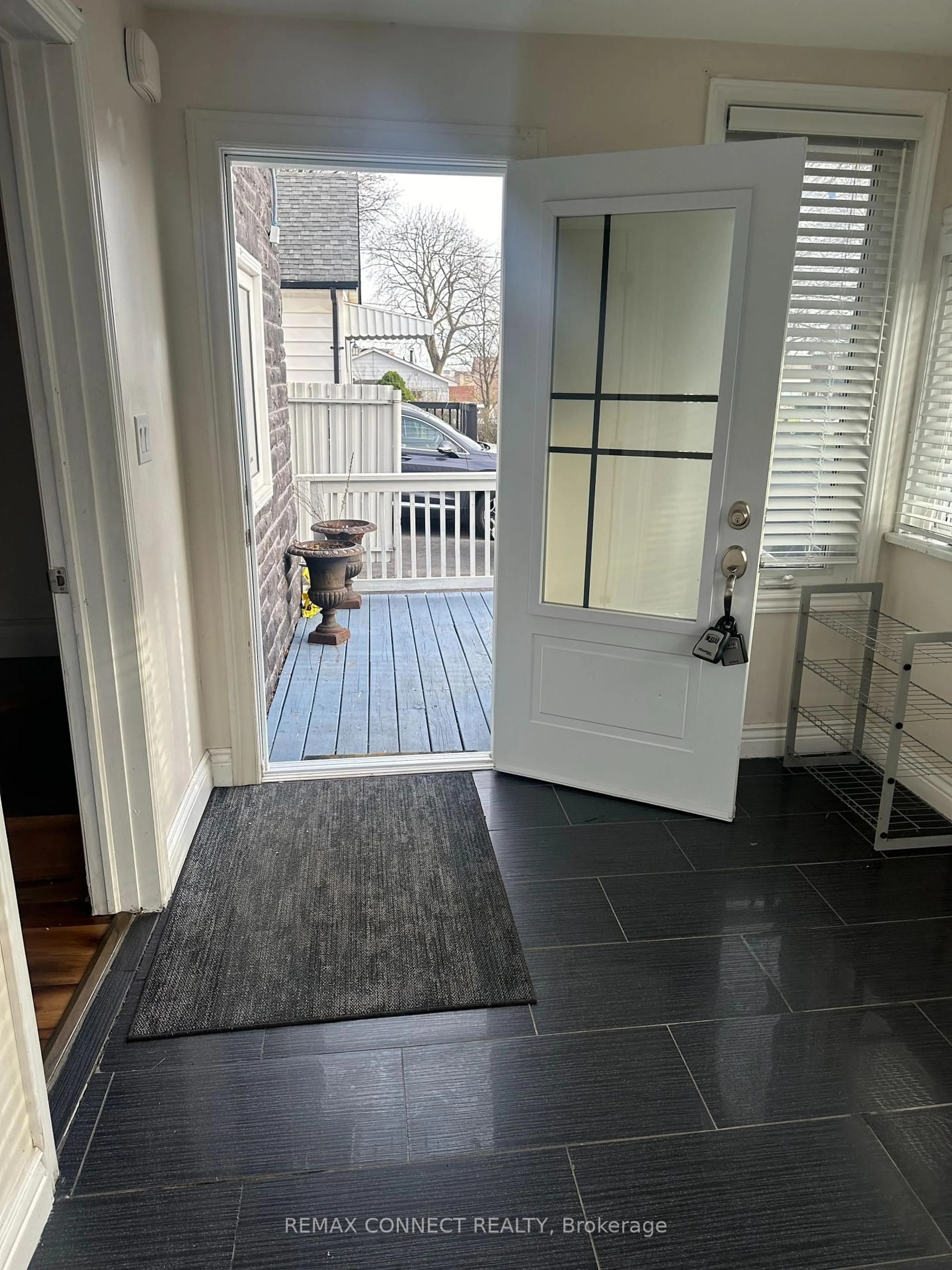 Indoor entryway for 57 Fernhill Blvd, Oshawa Ontario L1J 5J1