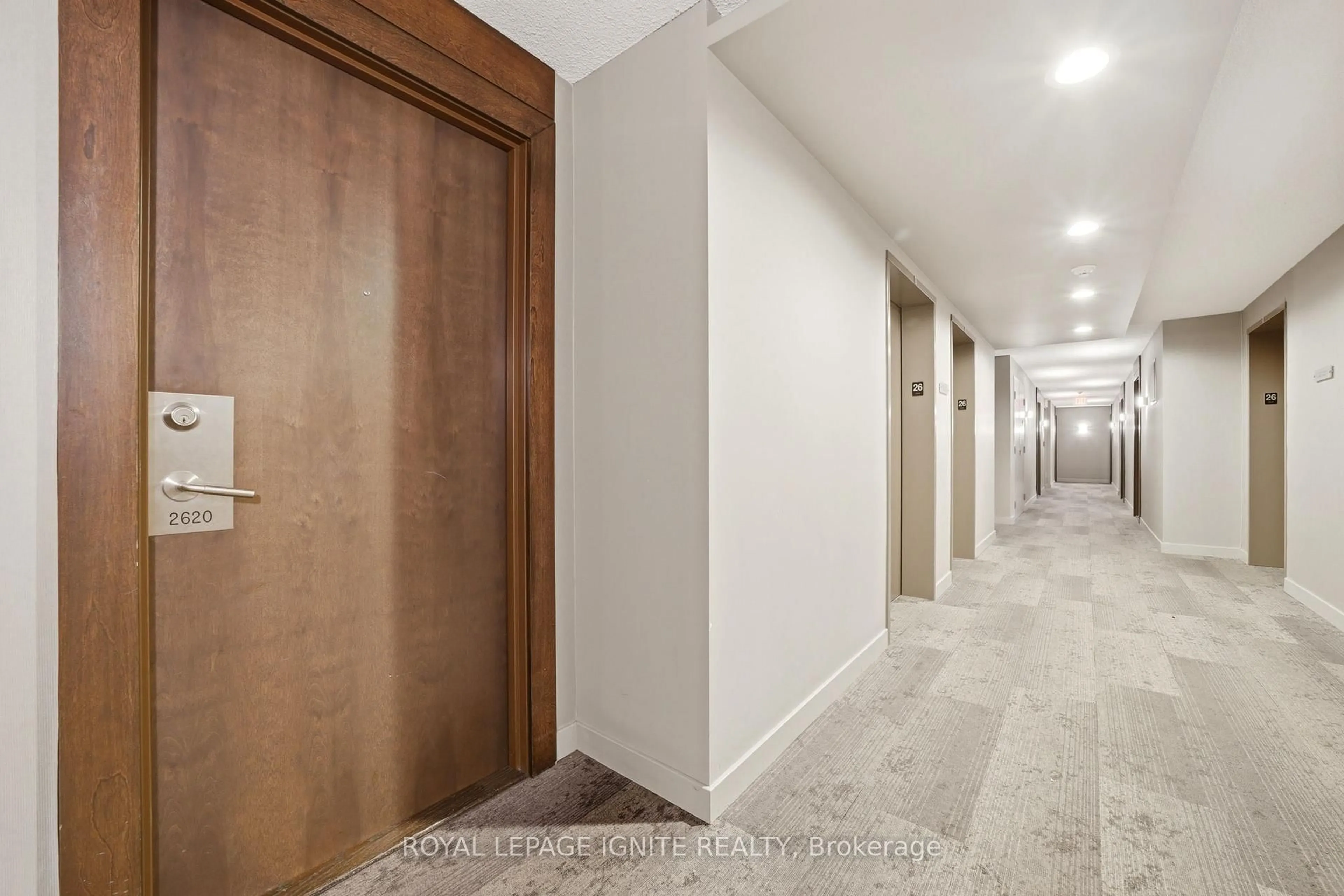 Indoor foyer for 135 Village Green Sq #2620, Toronto Ontario M1S 0G4