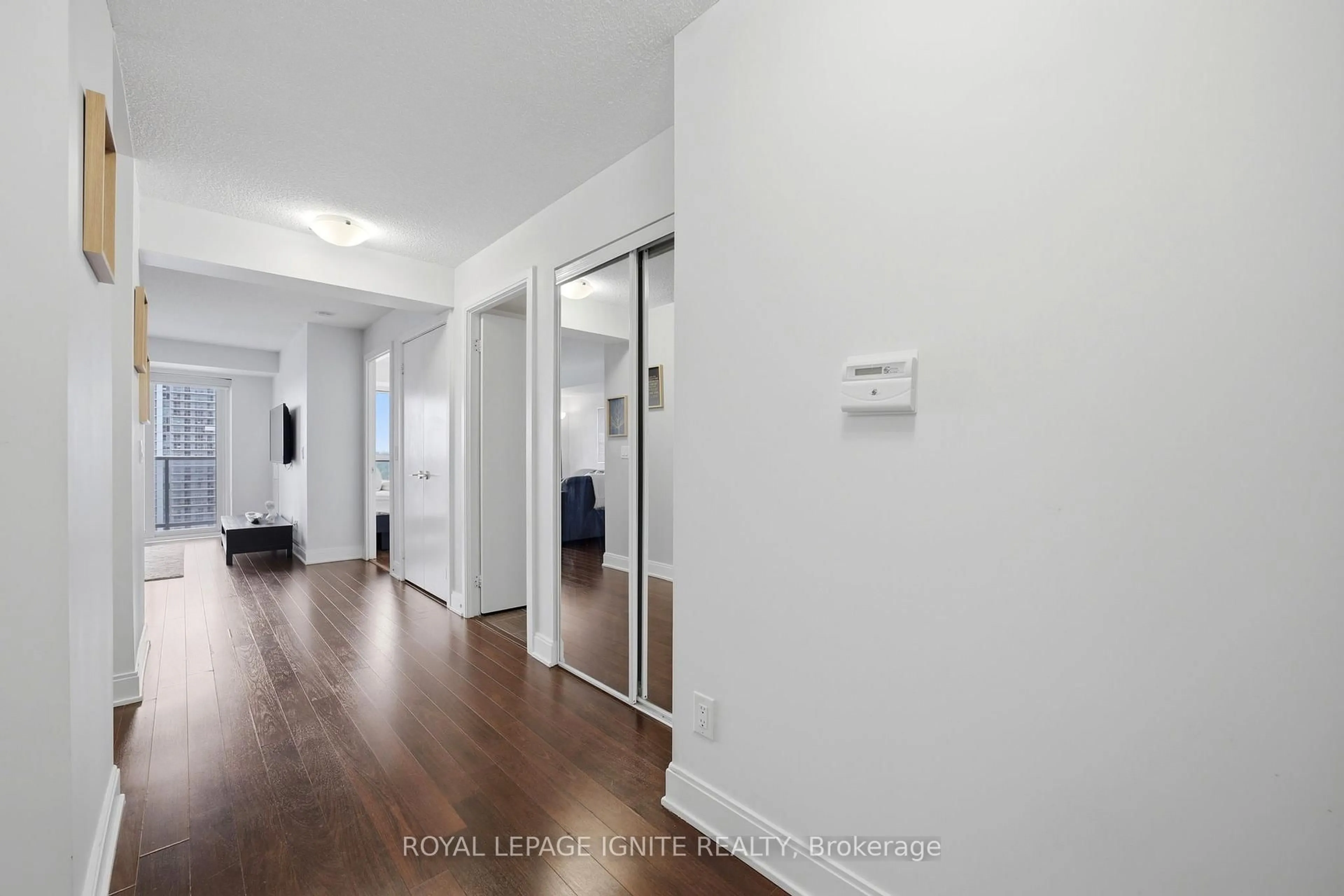 Indoor entryway for 135 Village Green Sq #2620, Toronto Ontario M1S 0G4