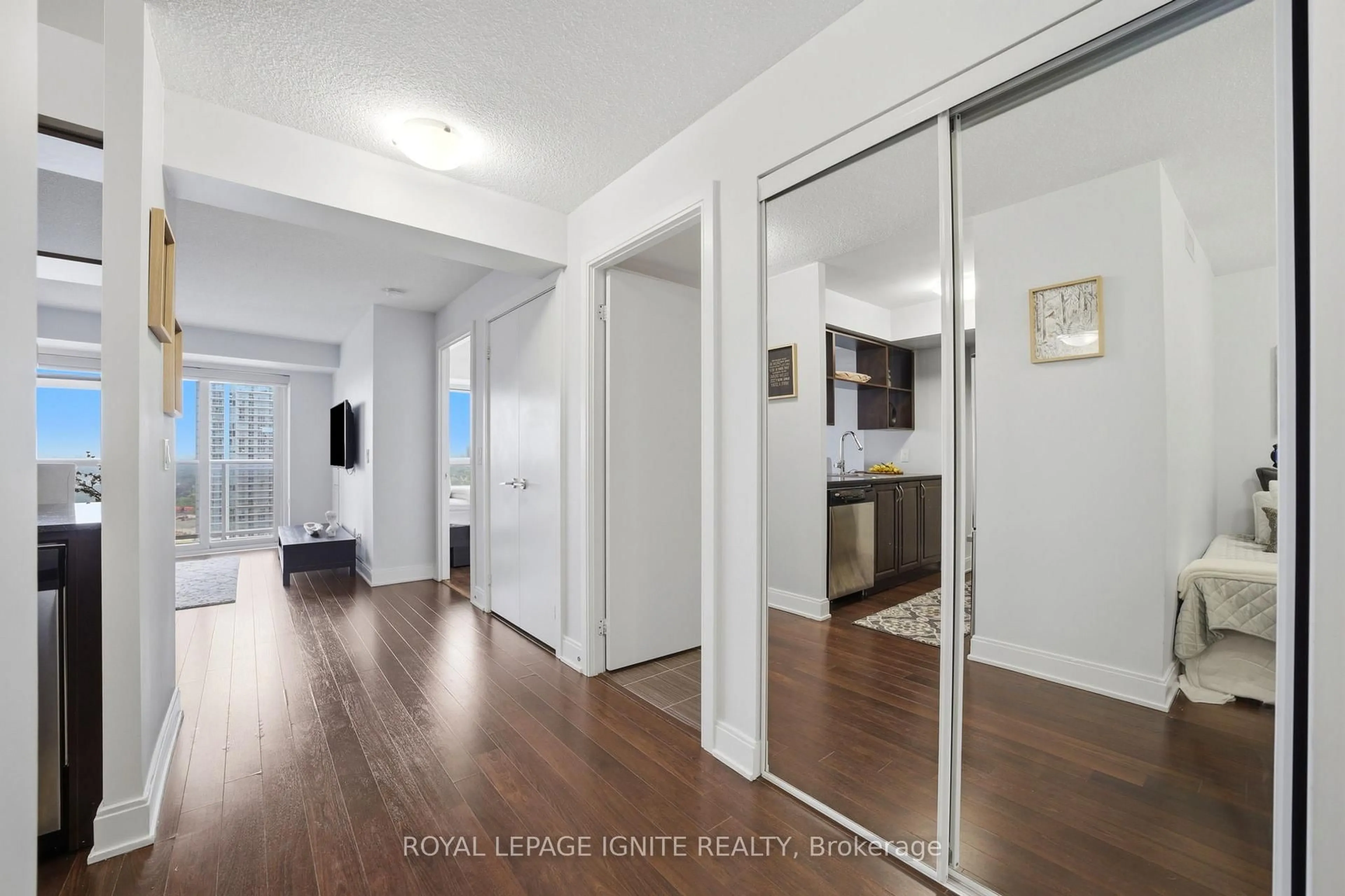 Indoor entryway for 135 Village Green Sq #2620, Toronto Ontario M1S 0G4