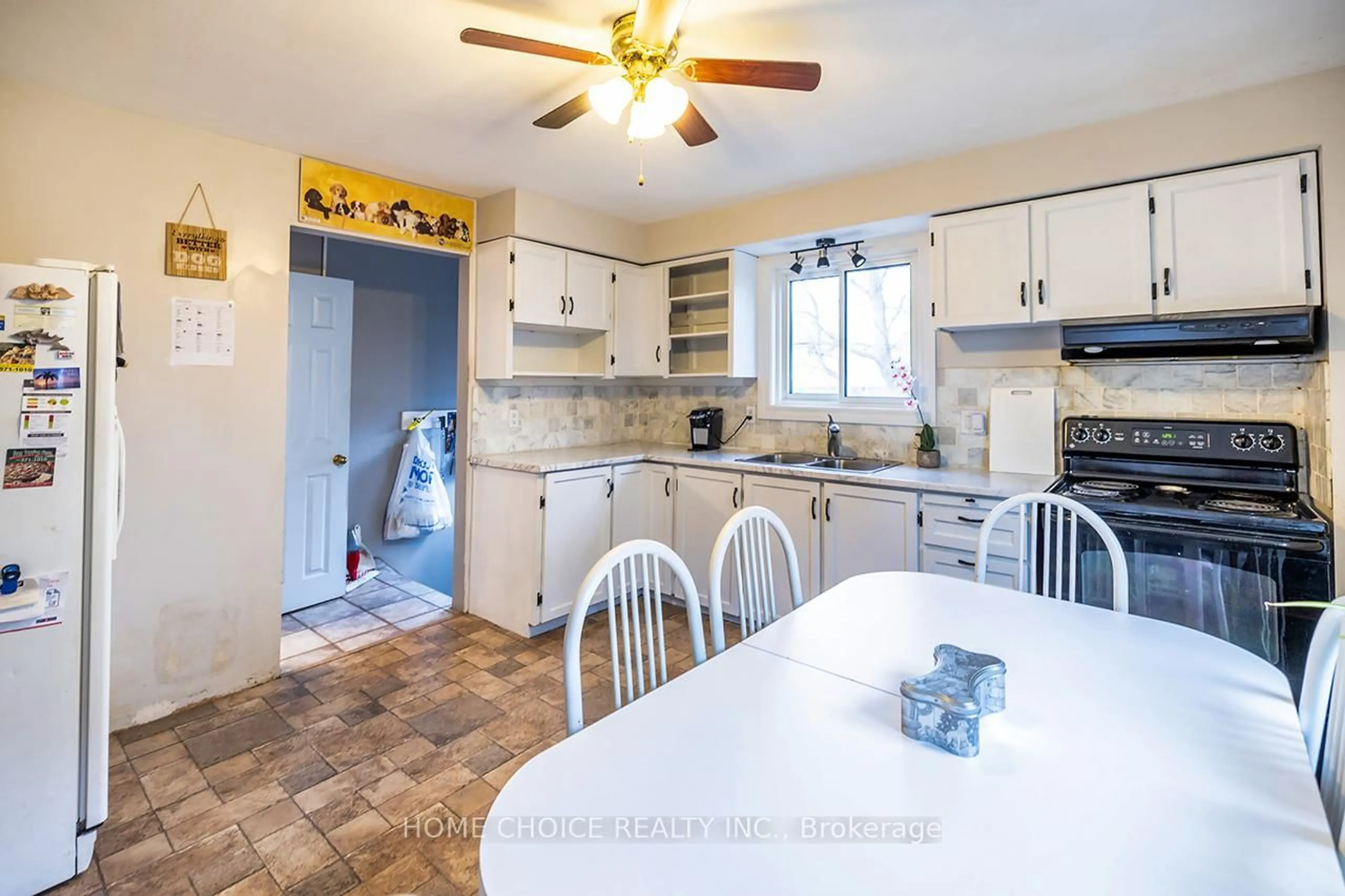 Standard kitchen, ceramic/tile floor for 225 Barkley Cres, Oshawa Ontario L1J 2E7